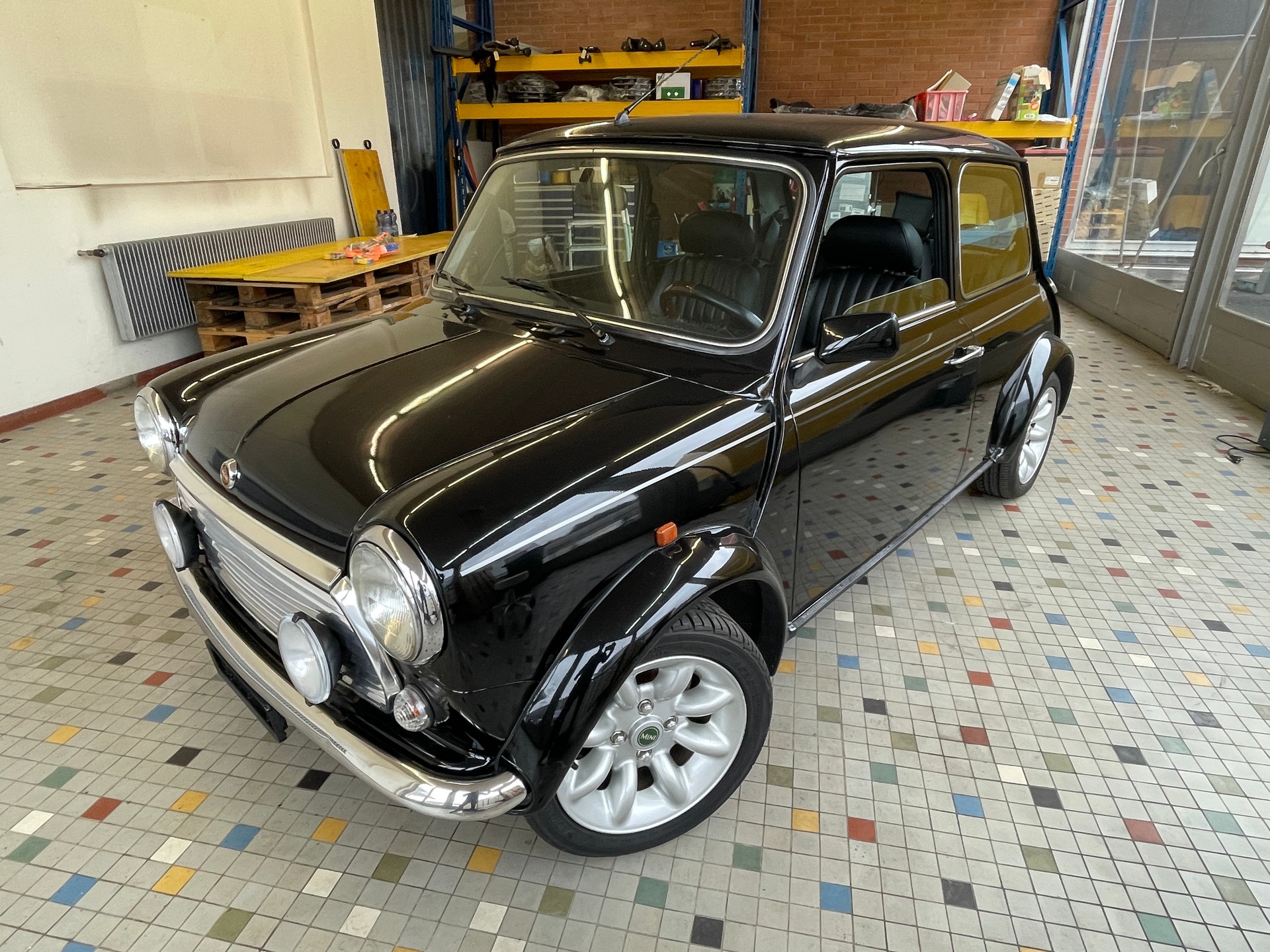 MINI 1.3i 40th Anniversary-showroom-element-3