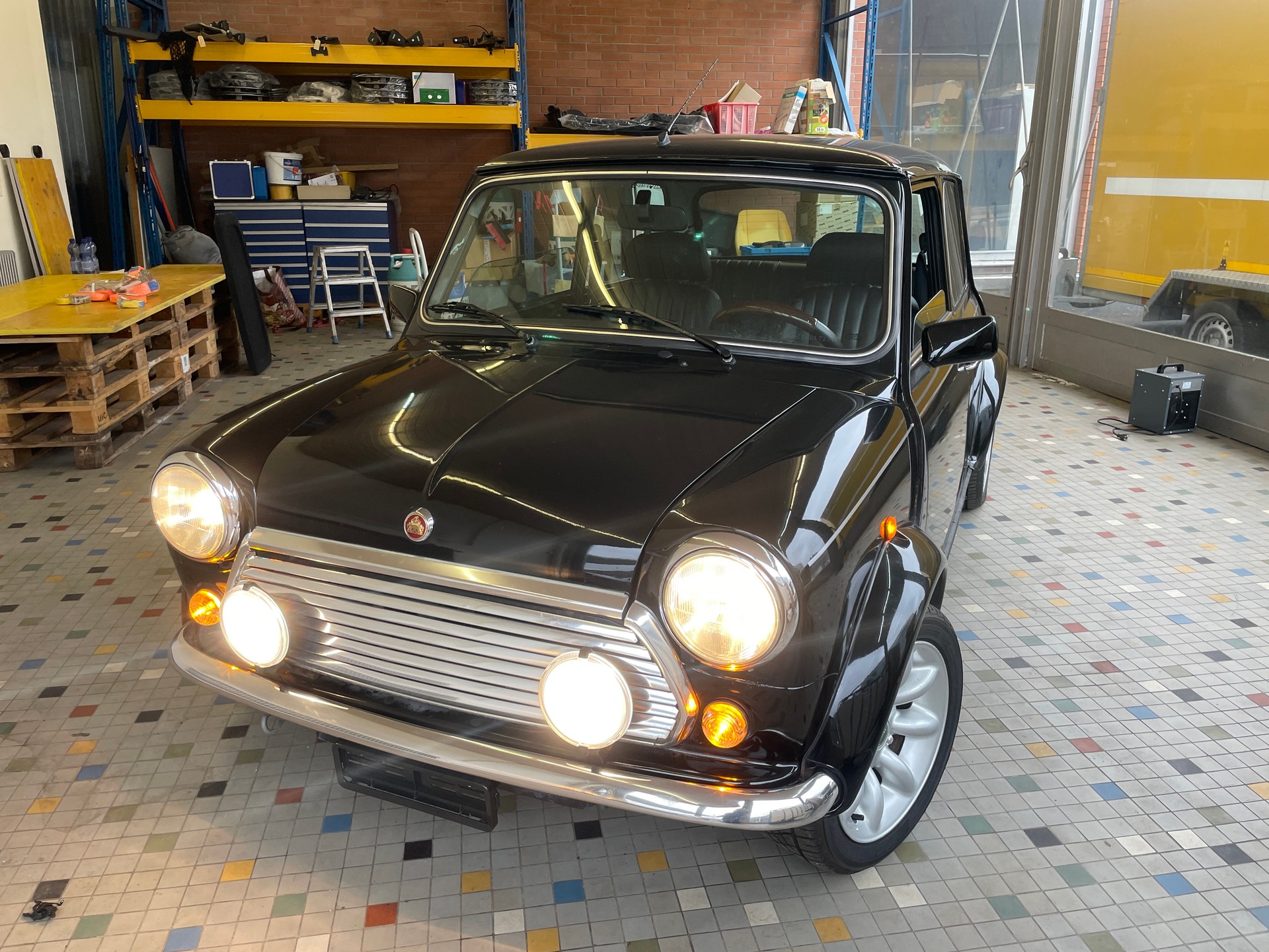 MINI 1.3i 40th Anniversary-showroom-element-2
