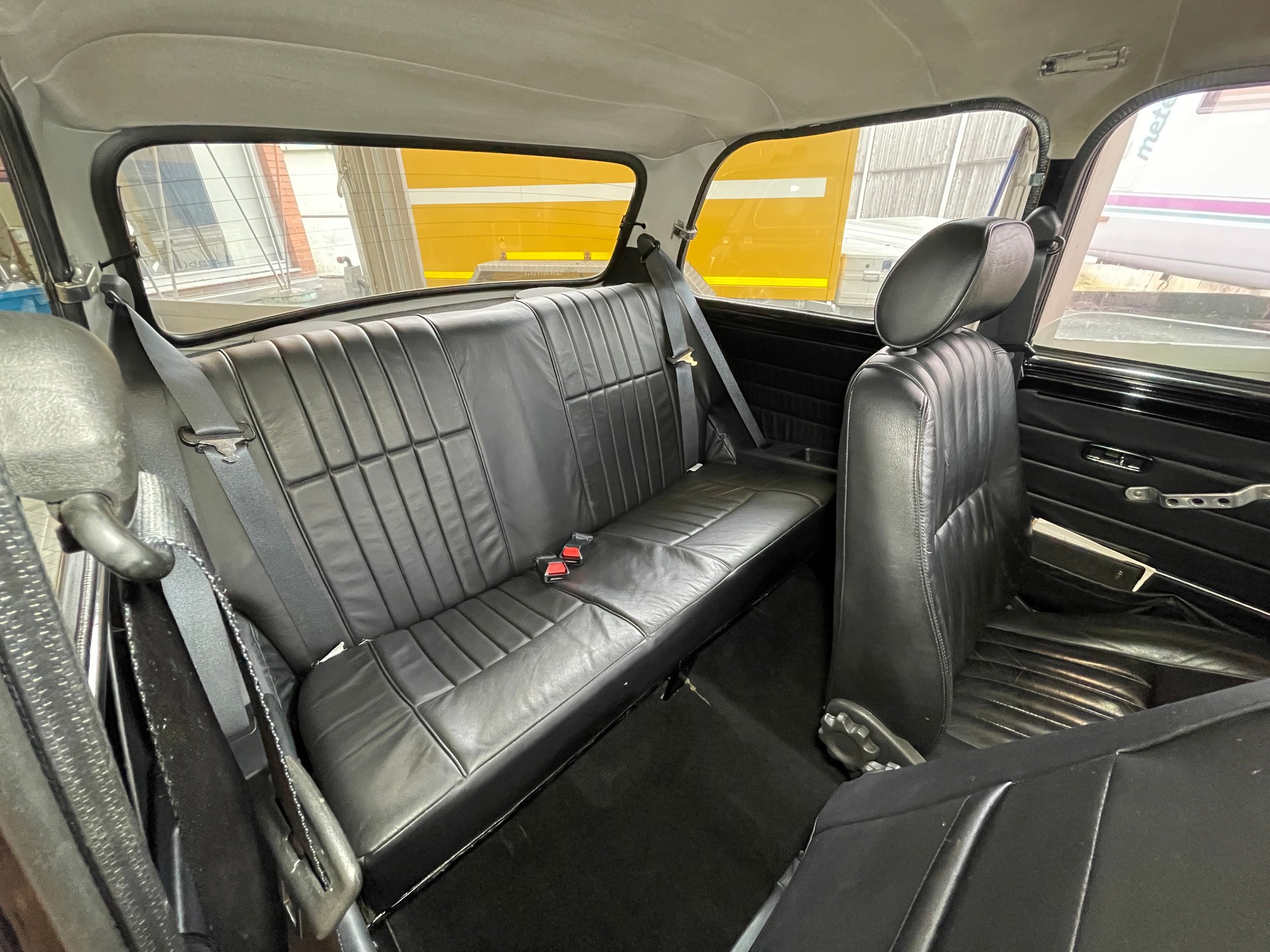 MINI 1.3i 40th Anniversary-image-22