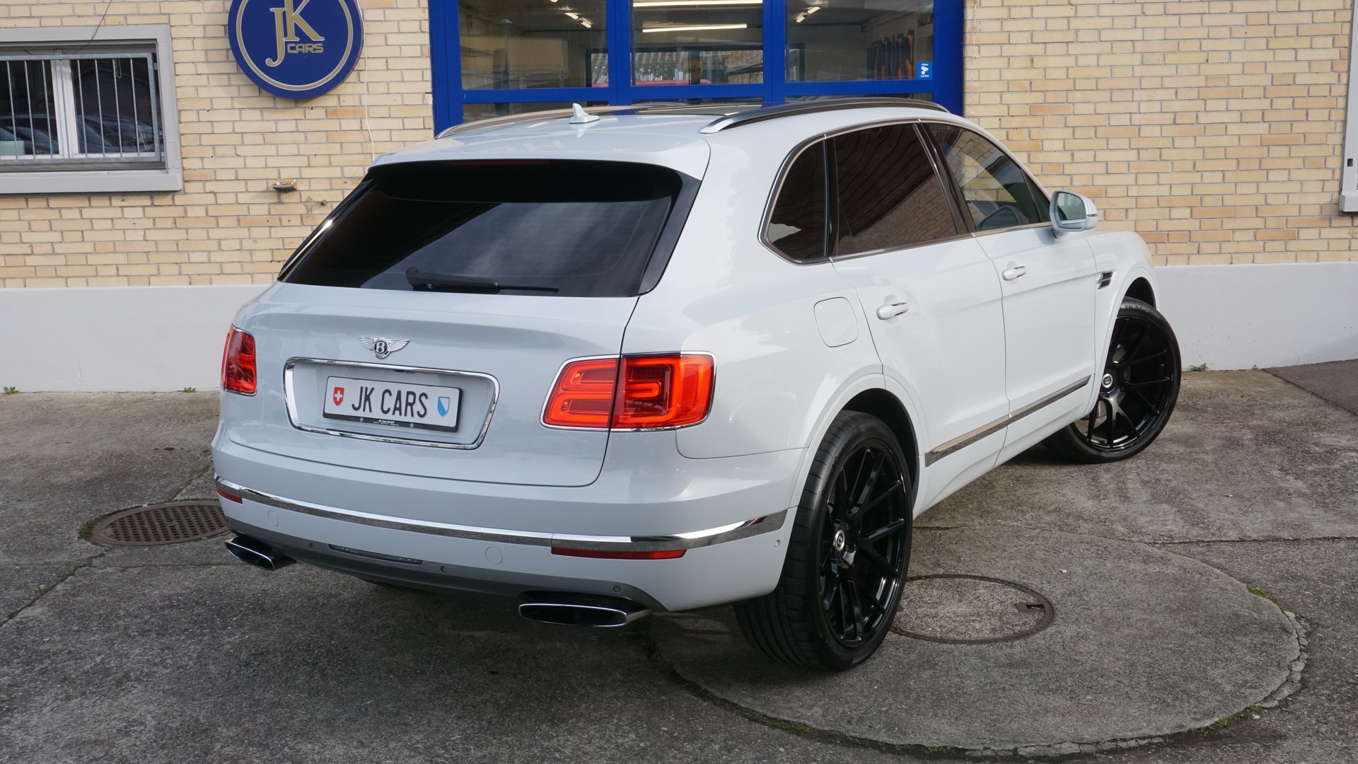 BENTLEY Bentayga W12-image-8