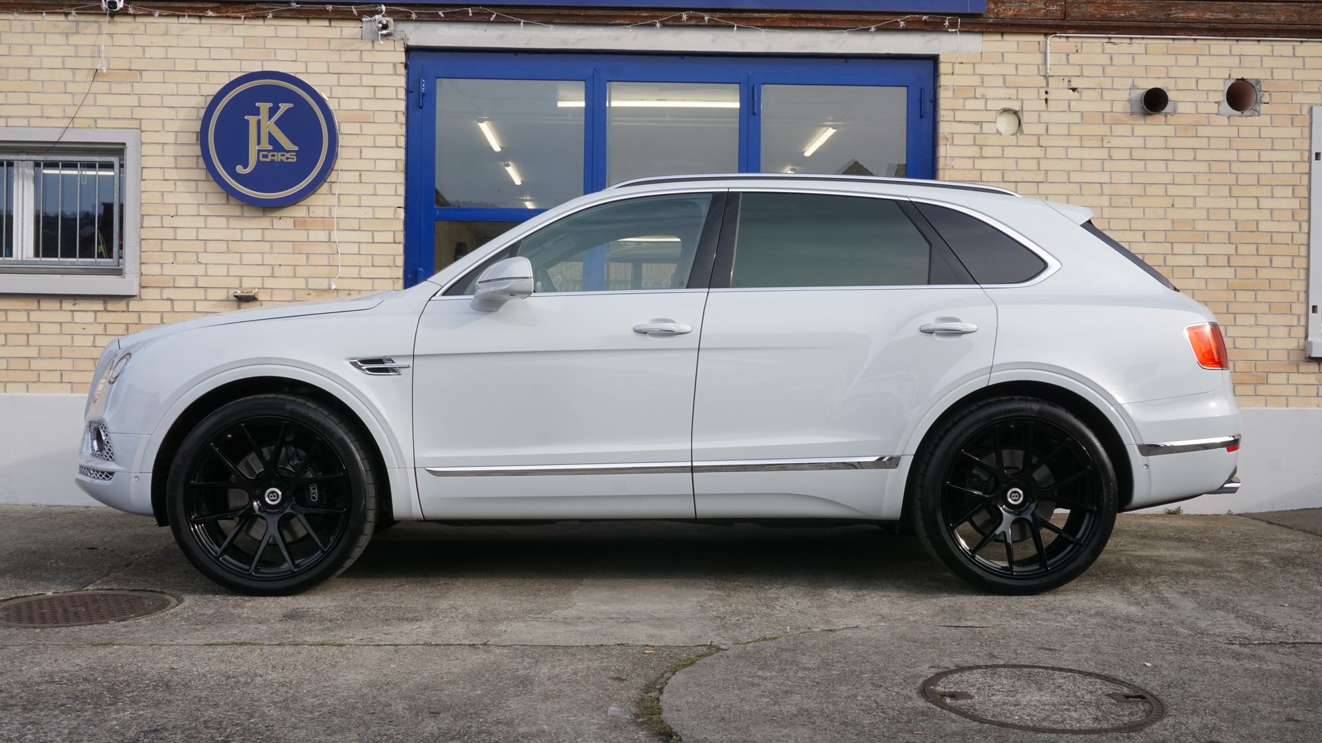 BENTLEY Bentayga W12-image-4