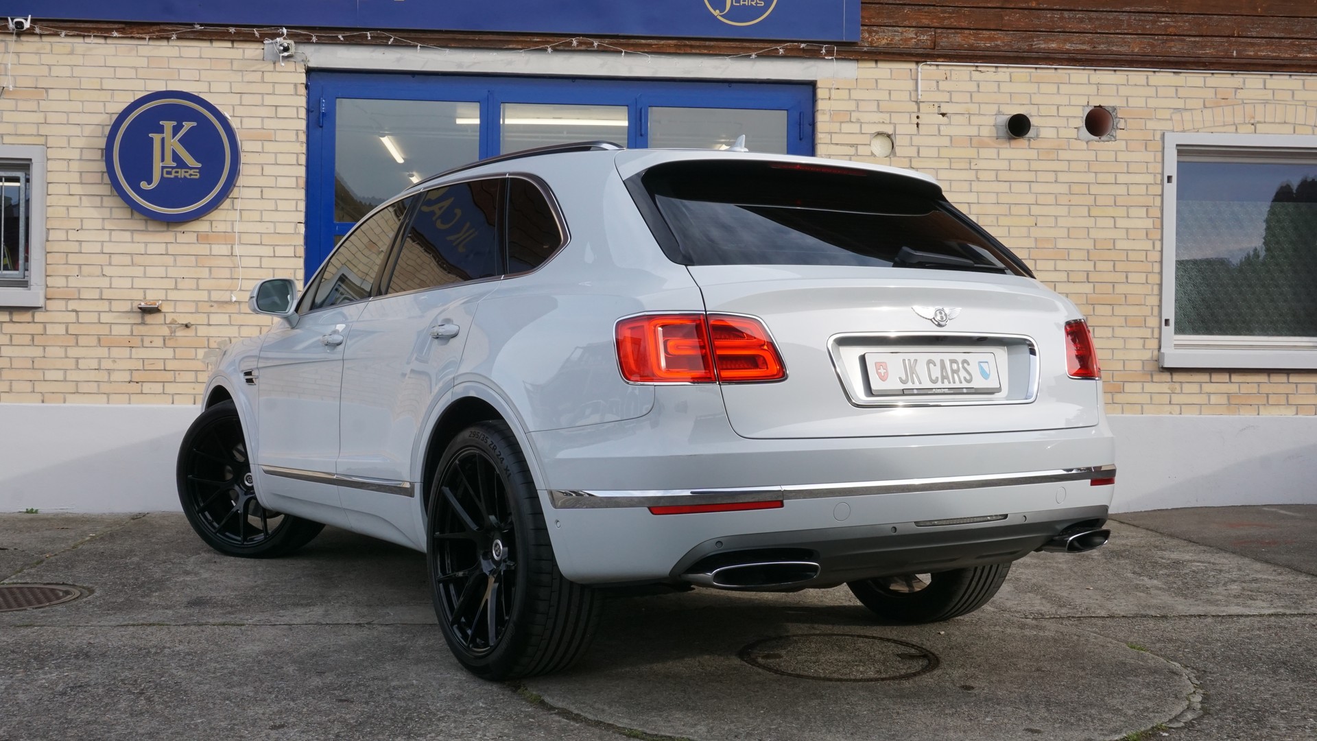 BENTLEY Bentayga W12-image-7