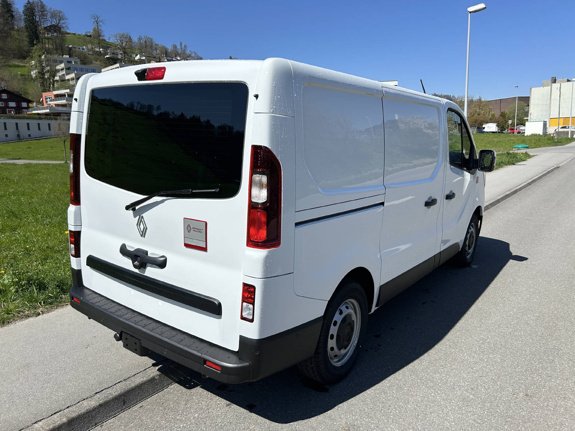 RENAULT Trafic Kaw. L1H1 150 PS-image-3