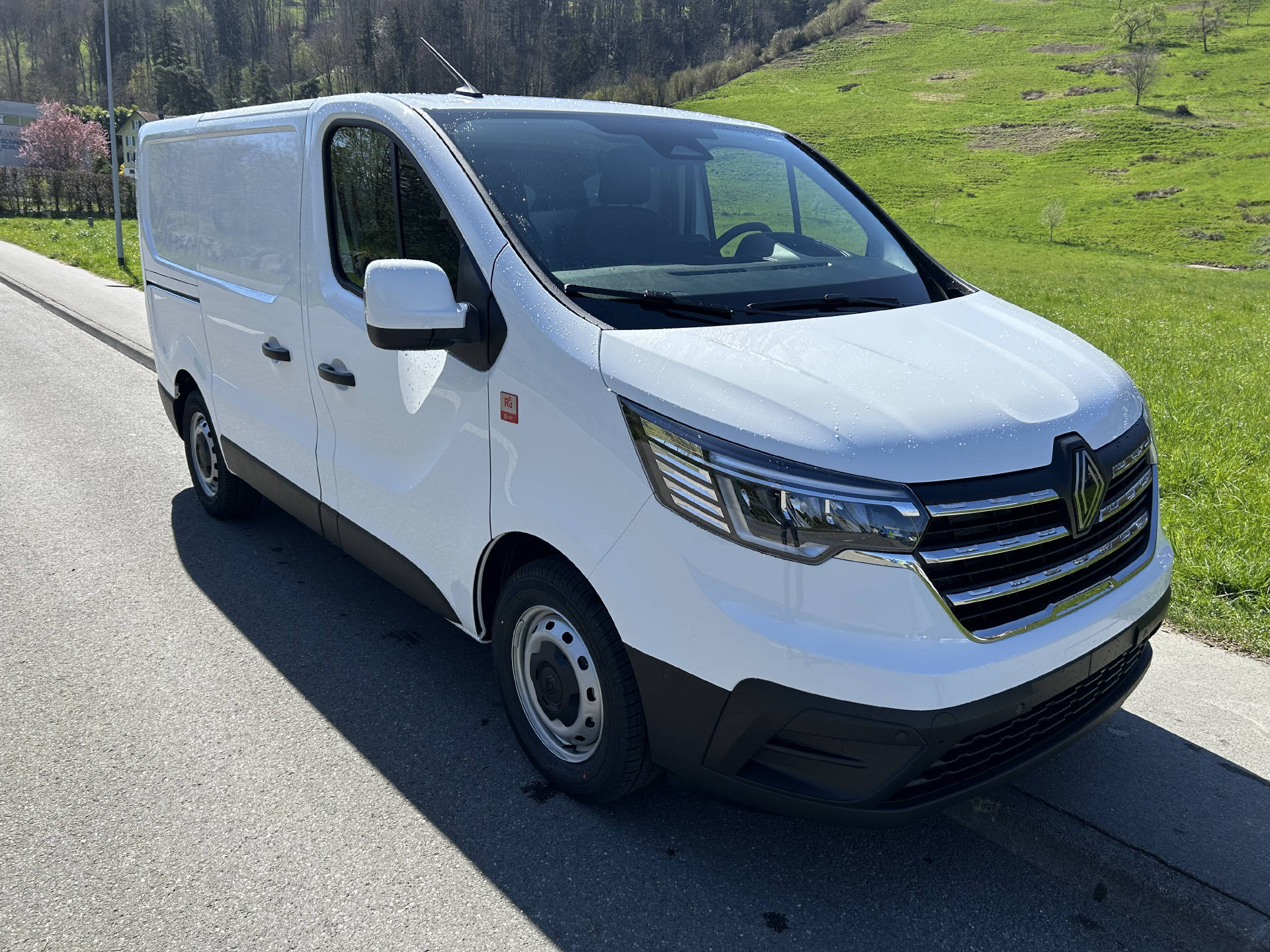 RENAULT Trafic Kaw. L1H1 150 PS-image-1