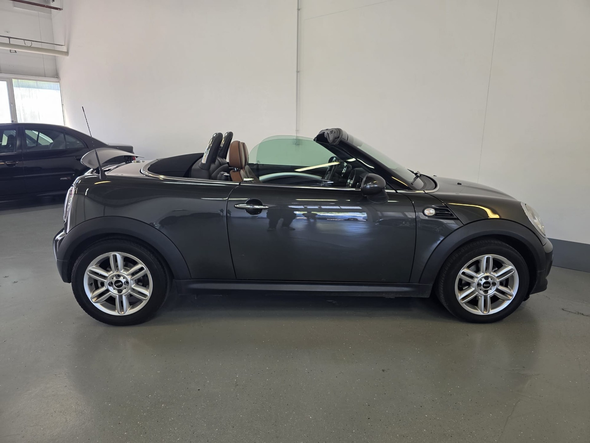 MINI Cooper Roadster-image-4