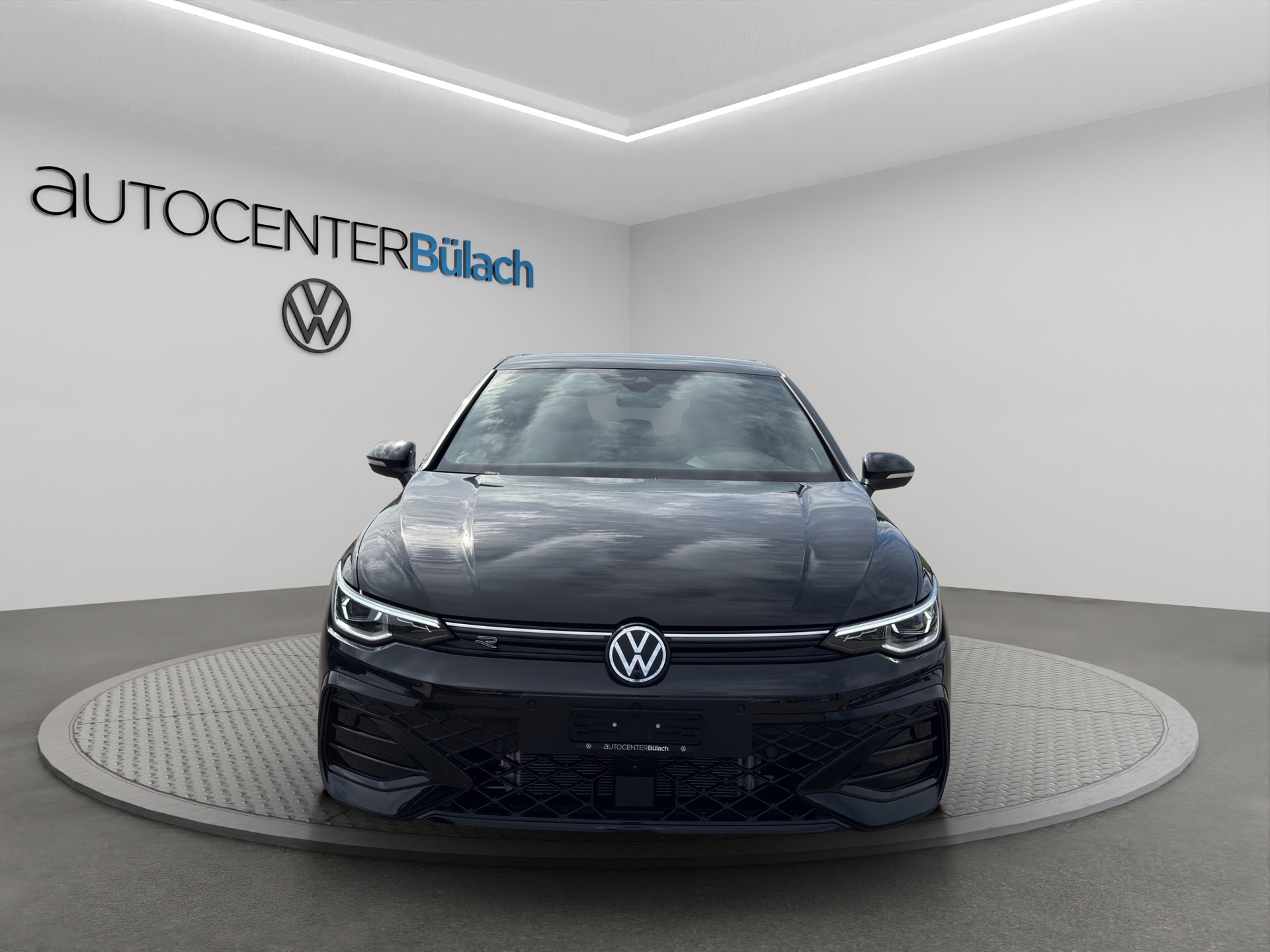 VW Golf 1.5 e TSI mHEV R-Line DSG-image-2