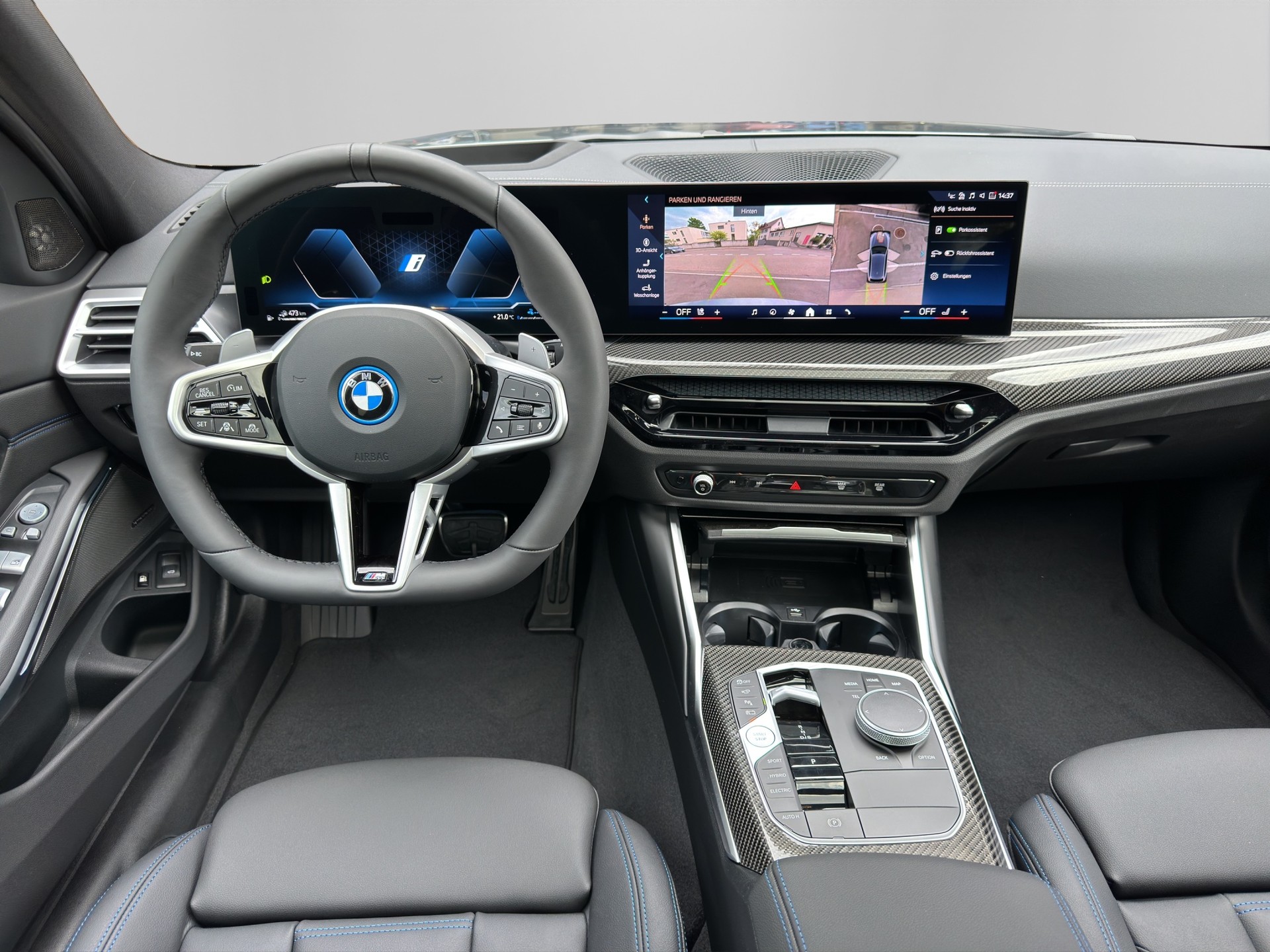 BMW 330e x DriveTouring Steptronic M Sport Pro-image-15