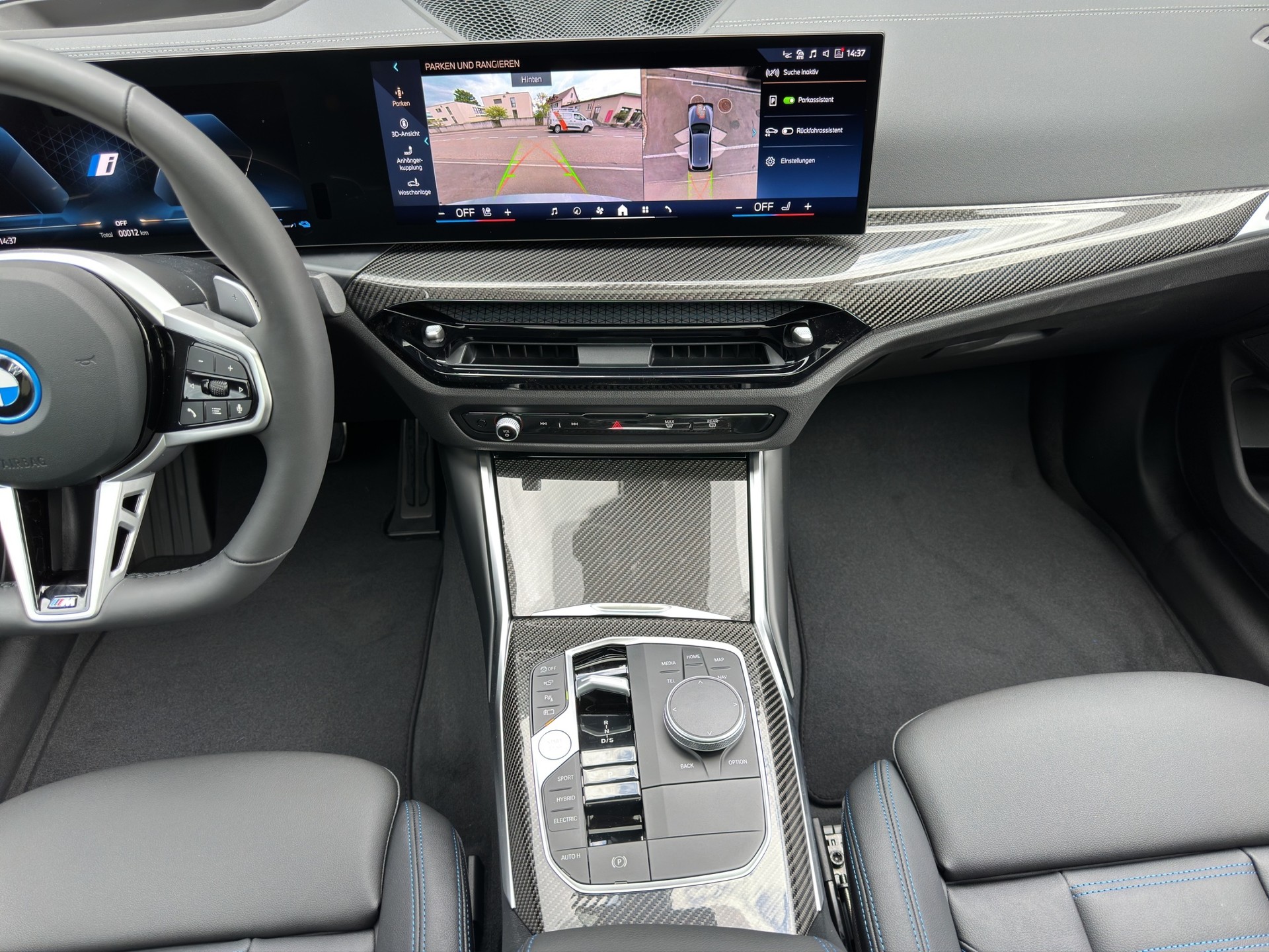 BMW 330e x DriveTouring Steptronic M Sport Pro-image-16