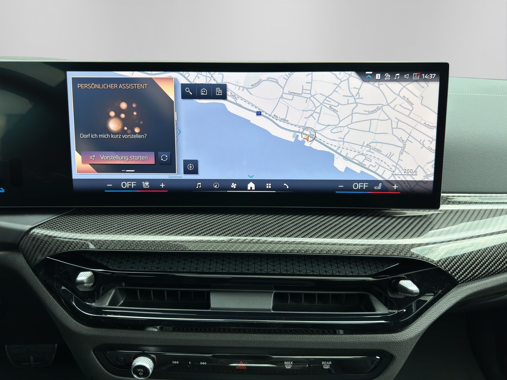 BMW 330e x DriveTouring Steptronic M Sport Pro-image-18