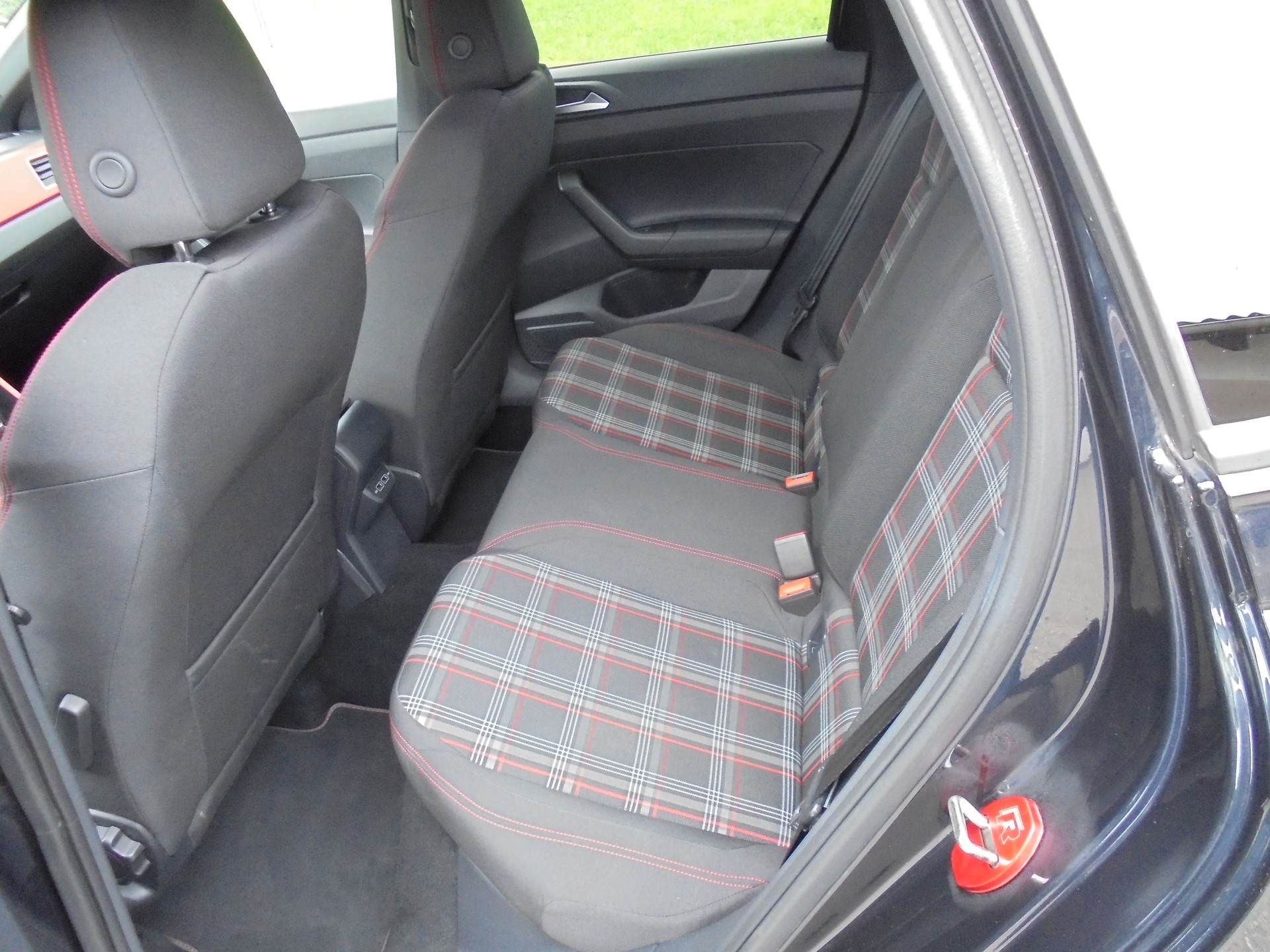 VW Polo 2.0 TSI GTI-image-8