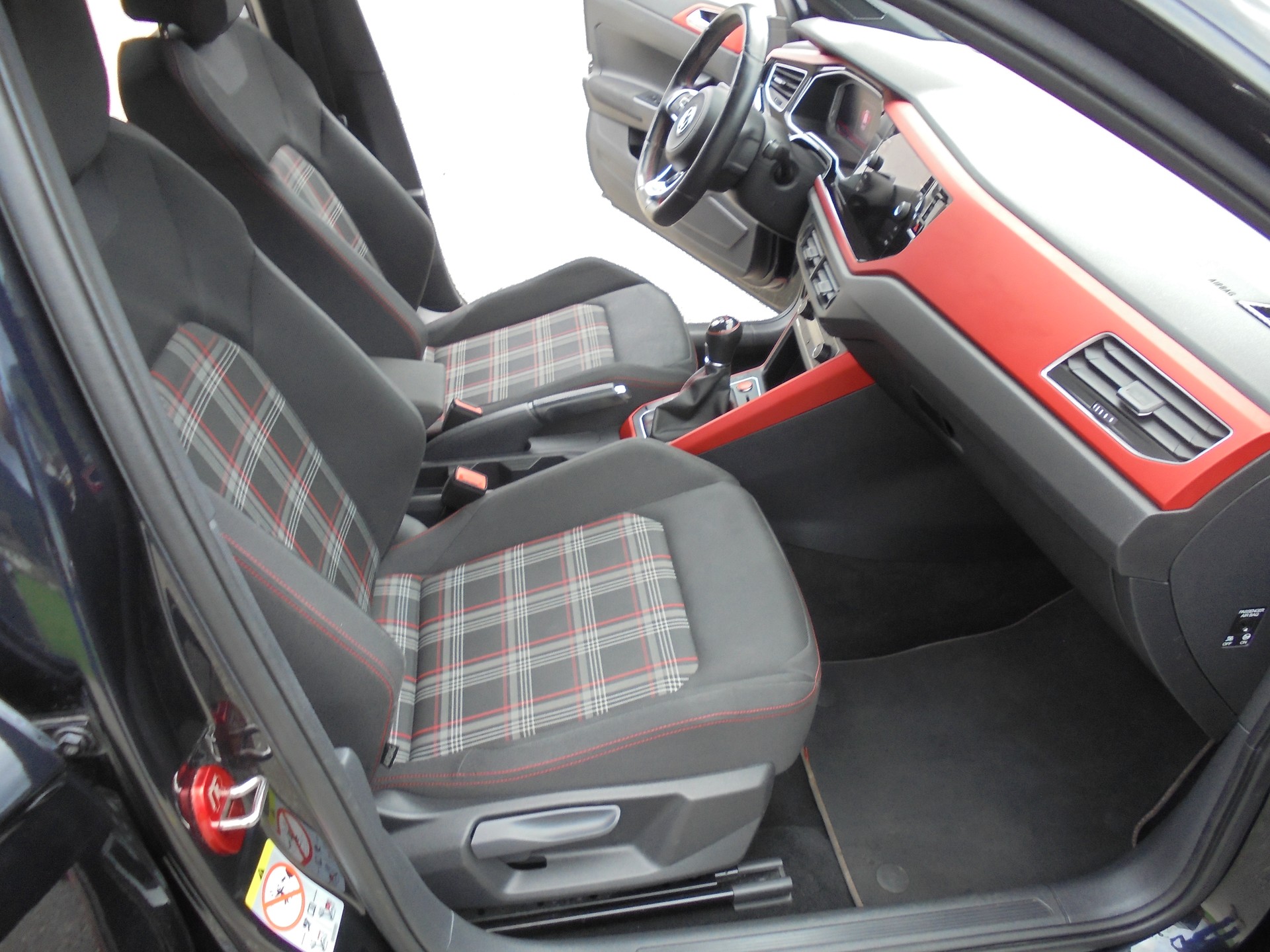VW Polo 2.0 TSI GTI-image-10
