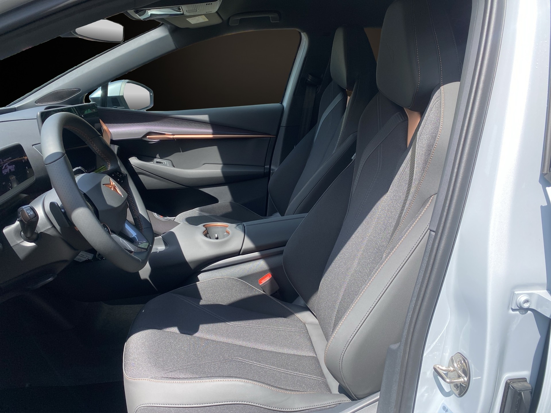 CUPRA Tavascan 77 kWh Edge 4D-image-16