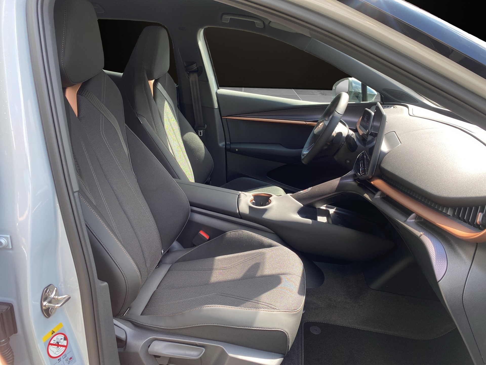 CUPRA Tavascan 77 kWh Edge 4D-image-18