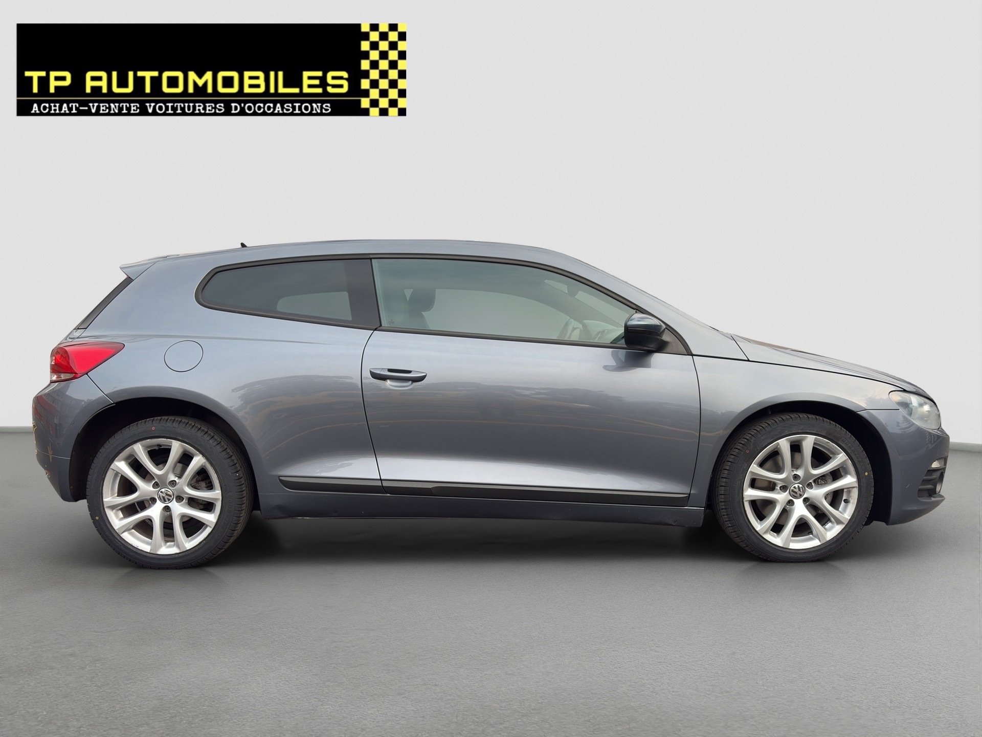 VW Scirocco 2.0 TSI-image-3