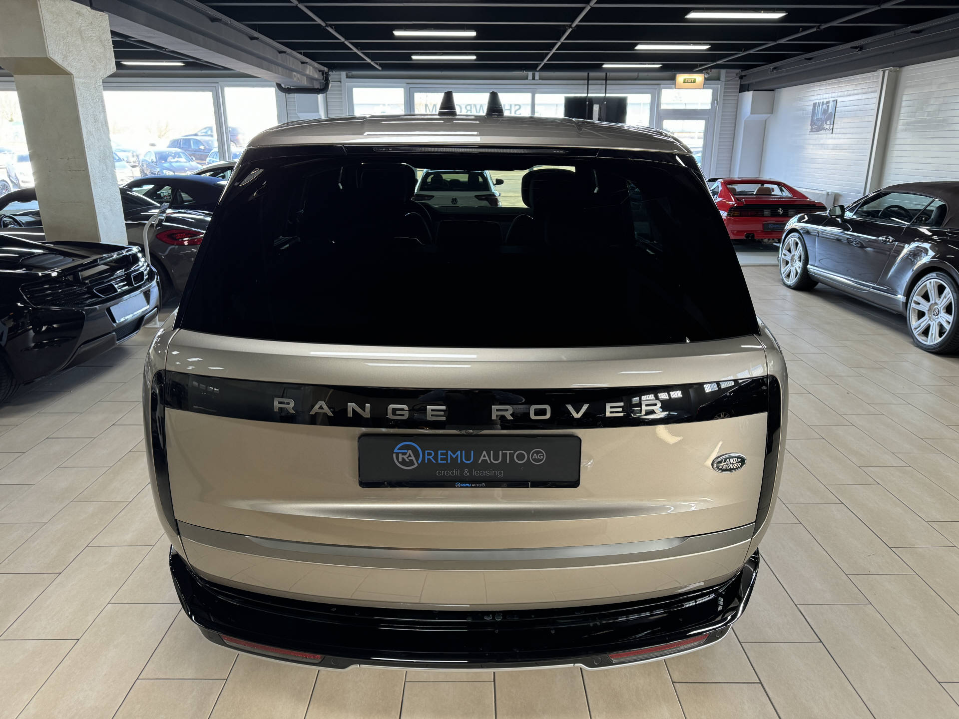 LAND ROVER Range Rover D350 3.0D I6 MHEV HSE Automatic-image-6