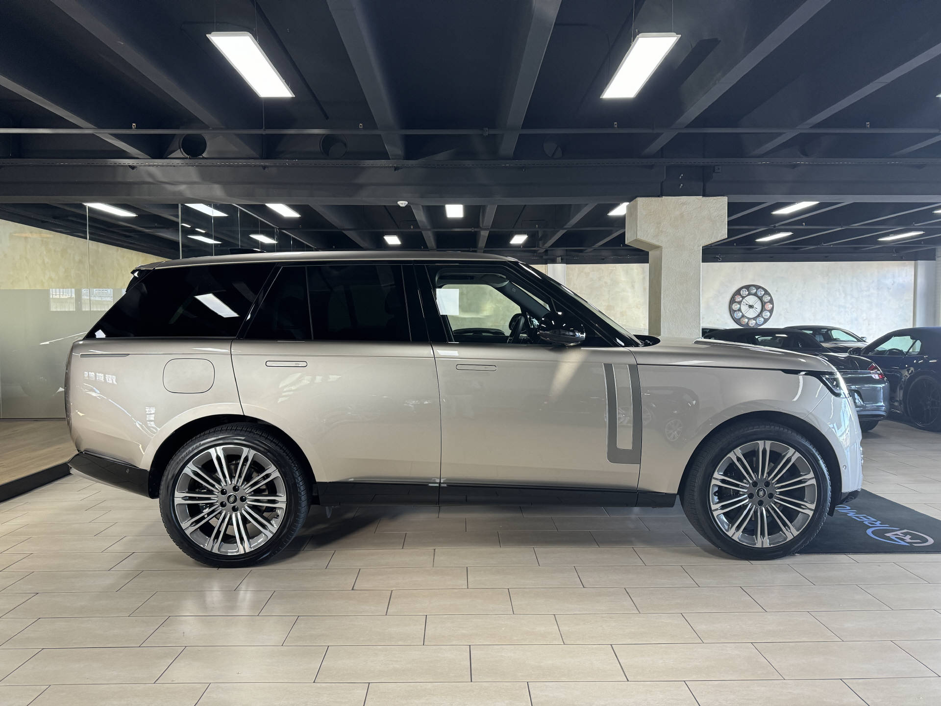 LAND ROVER Range Rover D350 3.0D I6 MHEV HSE Automatic-image-4