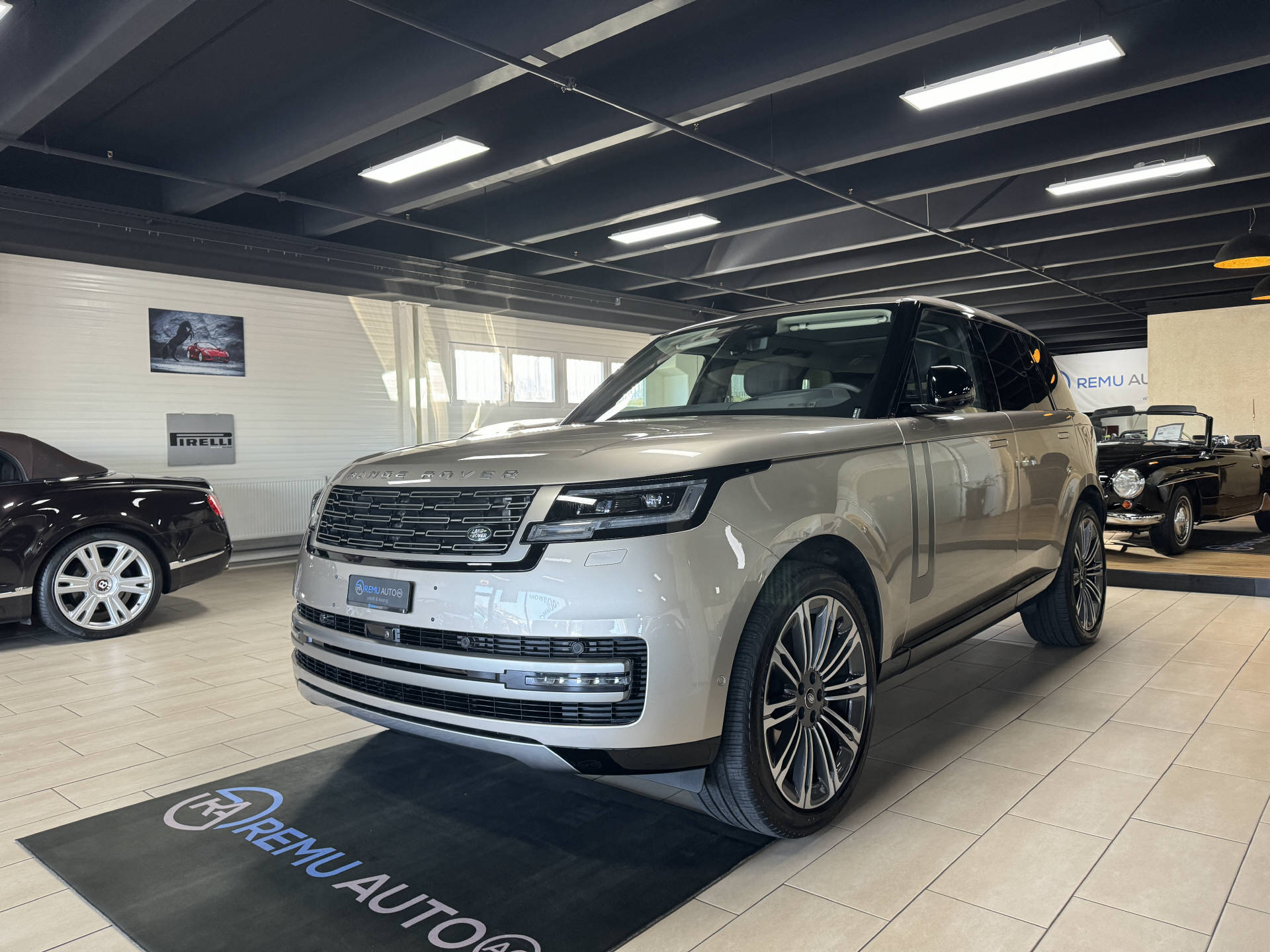 LAND ROVER Range Rover D350 3.0D I6 MHEV HSE Automatic-showroom-element-2