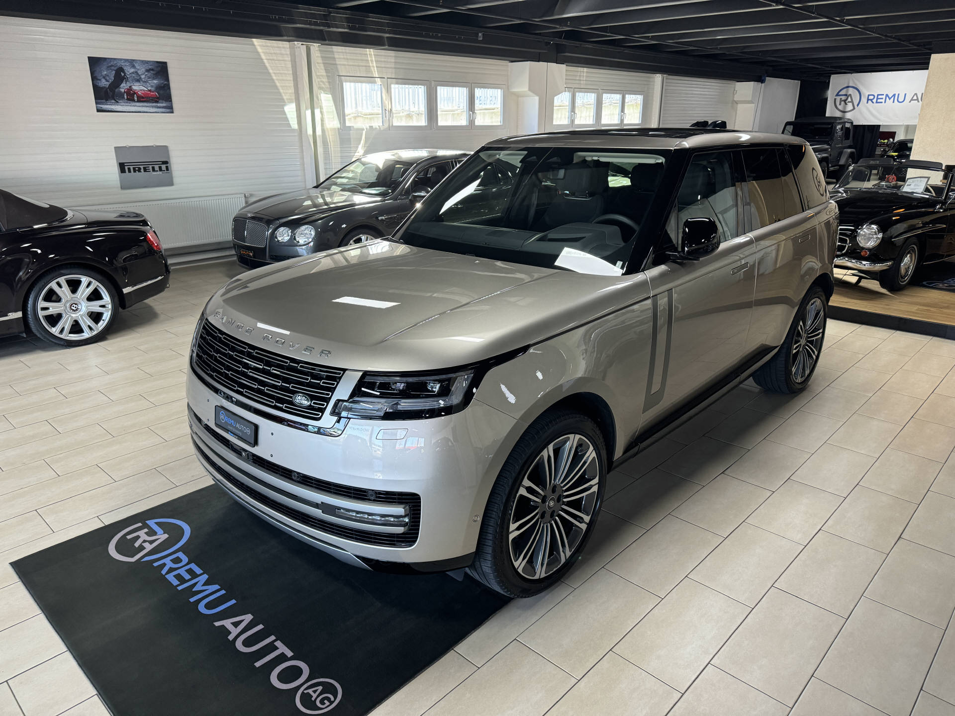 LAND ROVER Range Rover D350 3.0D I6 MHEV HSE Automatic-showroom-element-1
