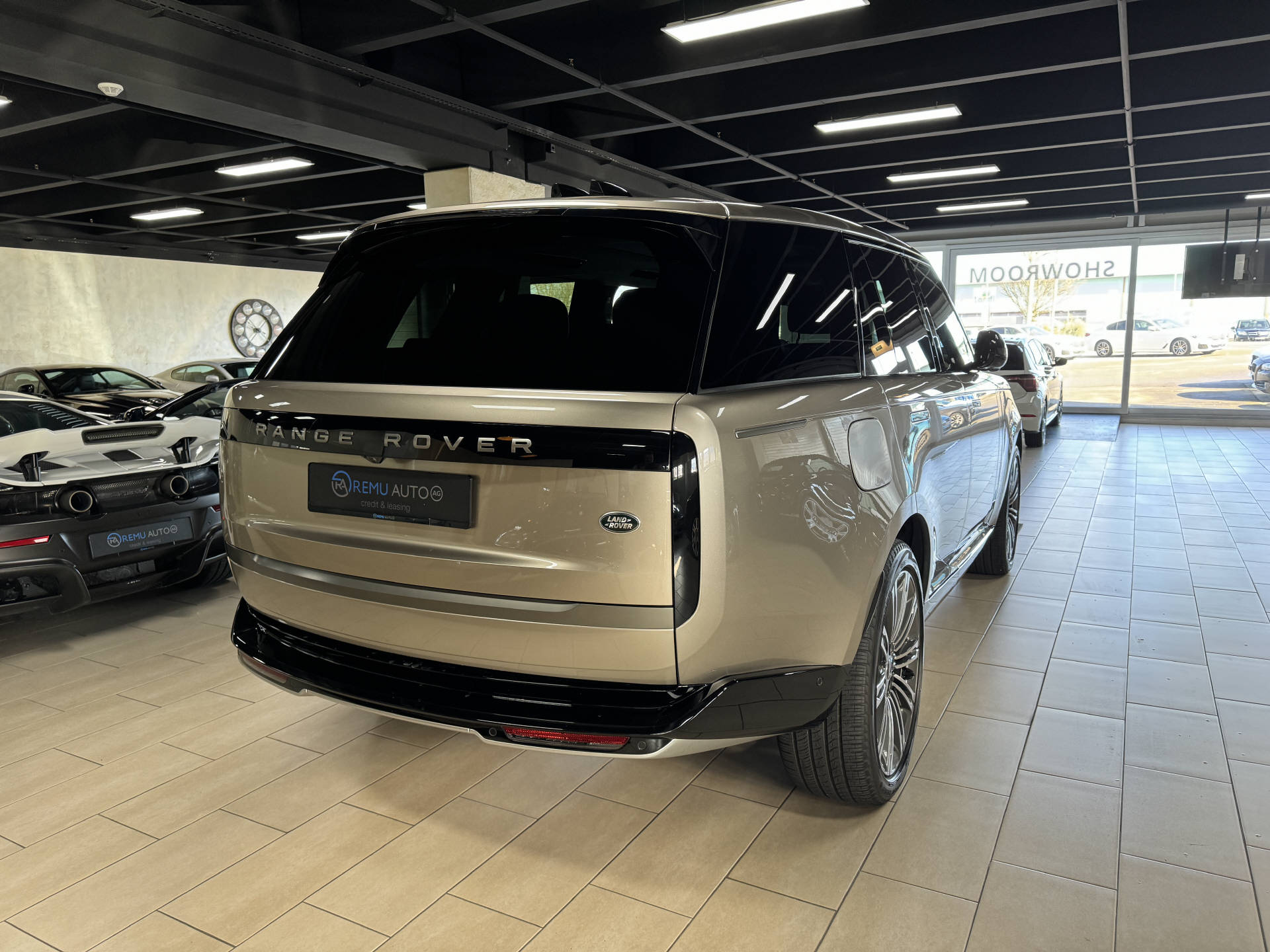 LAND ROVER Range Rover D350 3.0D I6 MHEV HSE Automatic-image-5