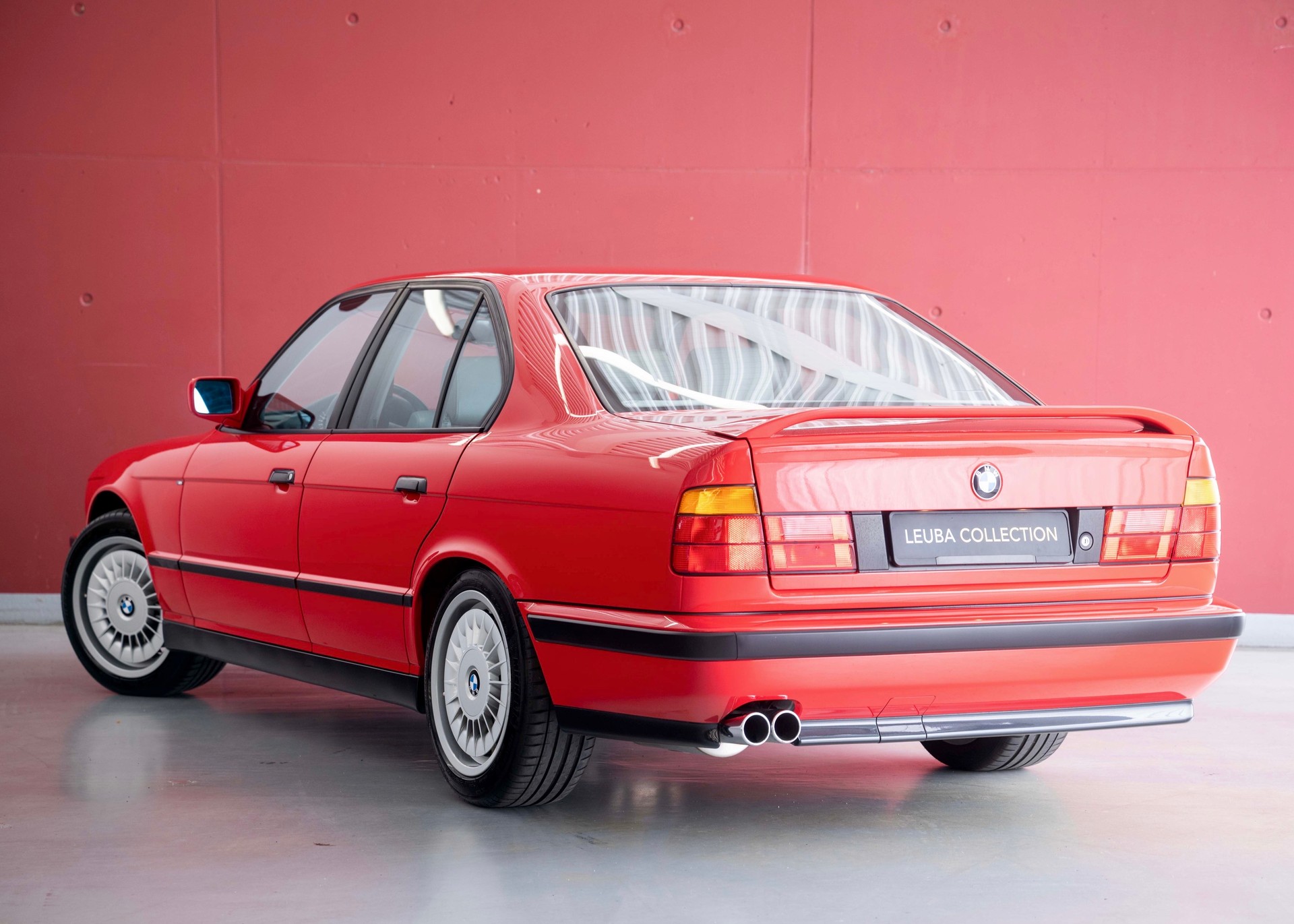 BMW M5 E34 3.6 Limousine (1st hand, 1st paint)-image-1