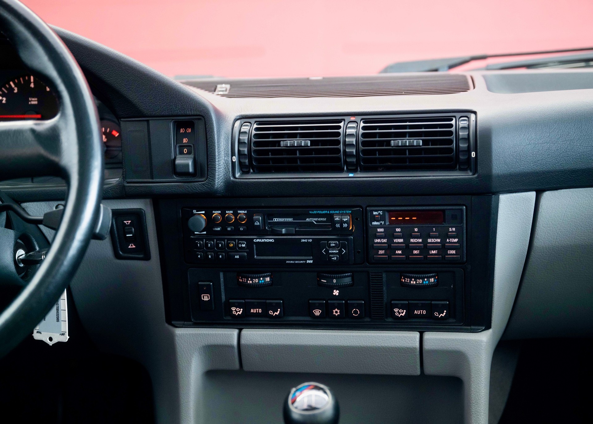 BMW M5 E34 3.6 Limousine (1st hand, 1st paint)-image-27