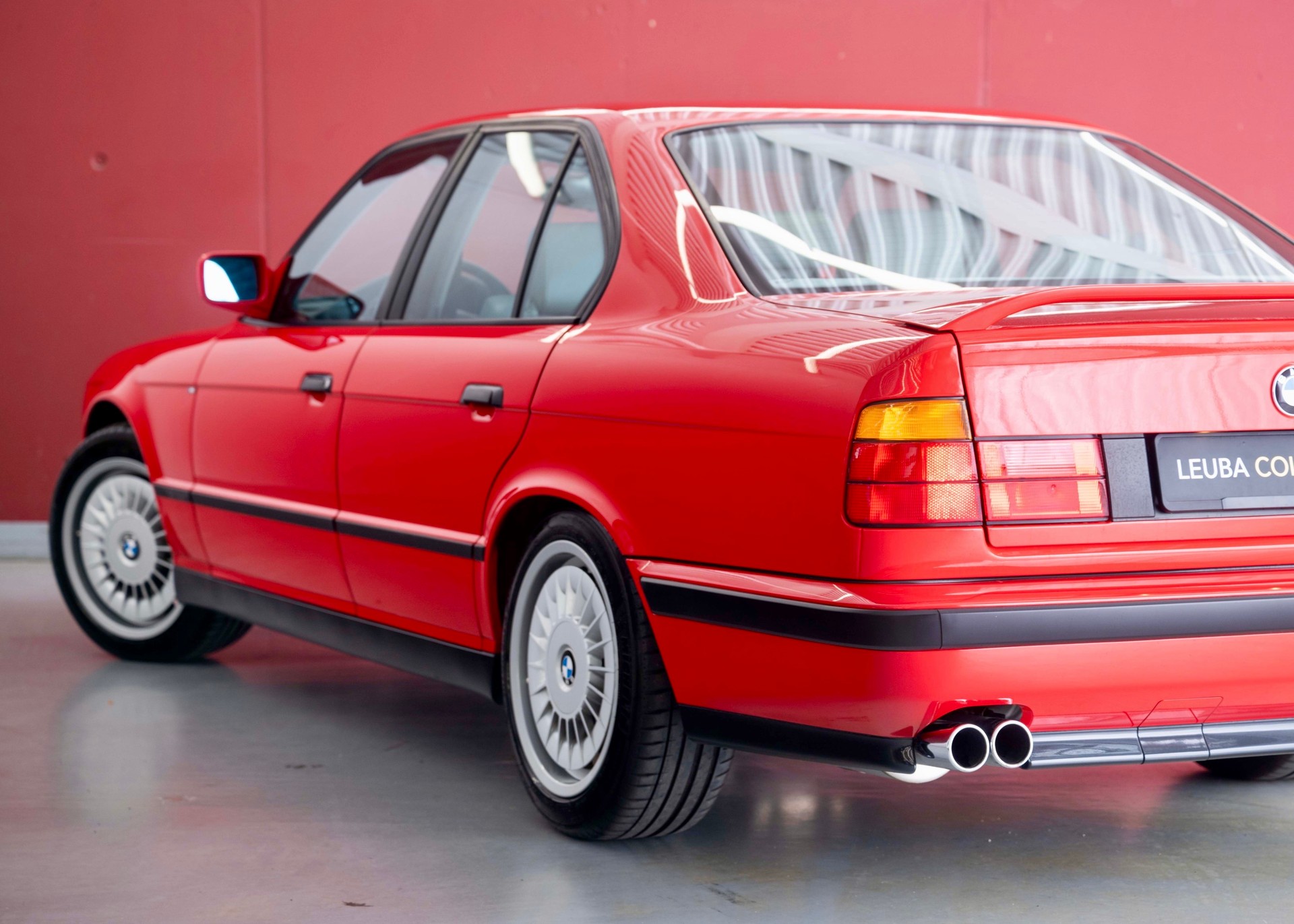 BMW M5 E34 3.6 Limousine (1st hand, 1st paint)-image-10