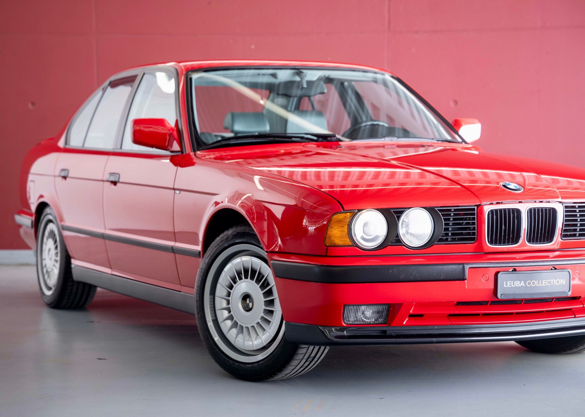 BMW M5 E34 3.6 Limousine (1st hand, 1st paint)-image-9