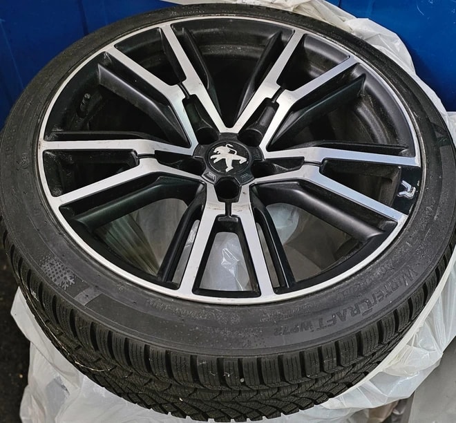 PEUGEOT RCZ R 1.6 Turbo *CH-Fahrzeug*frisch ab MFK*-image-22