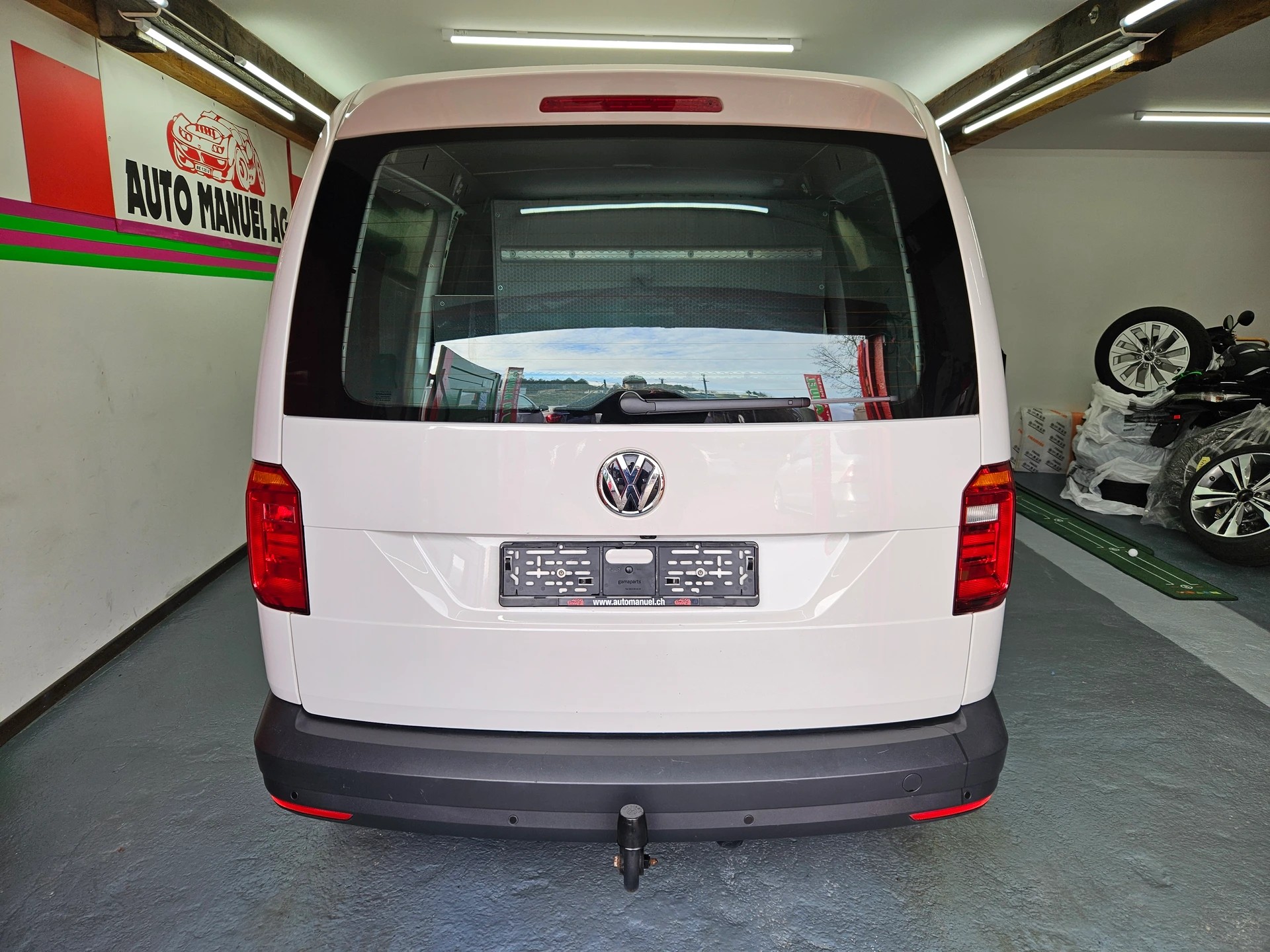 VW Caddy Maxi 2.0TDI BlueMotion Technology-image-5