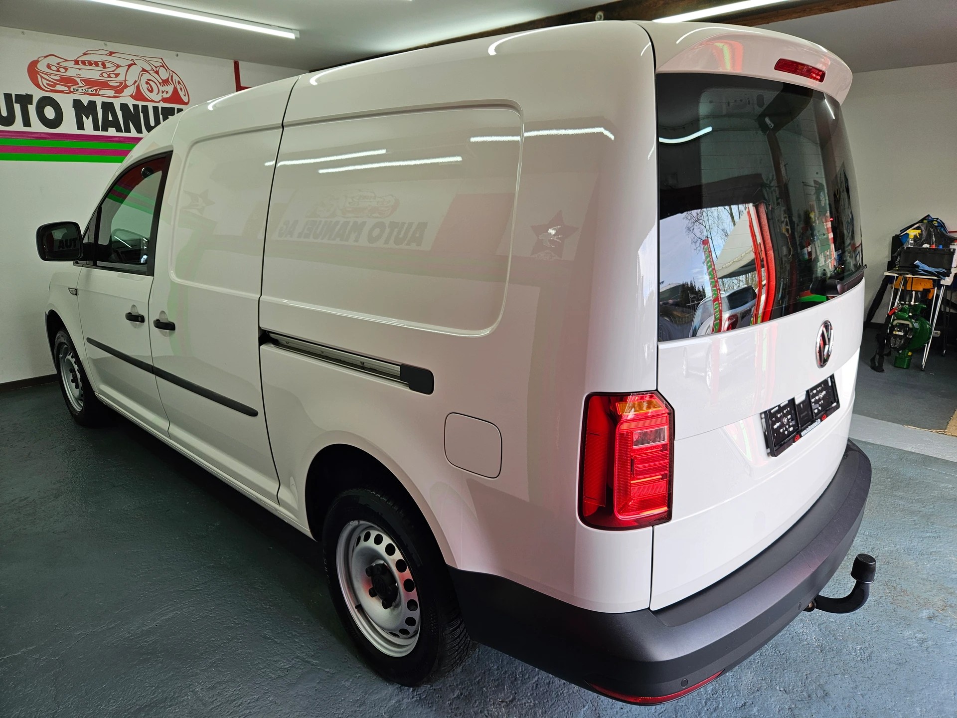 VW Caddy Maxi 2.0TDI BlueMotion Technology-image-7