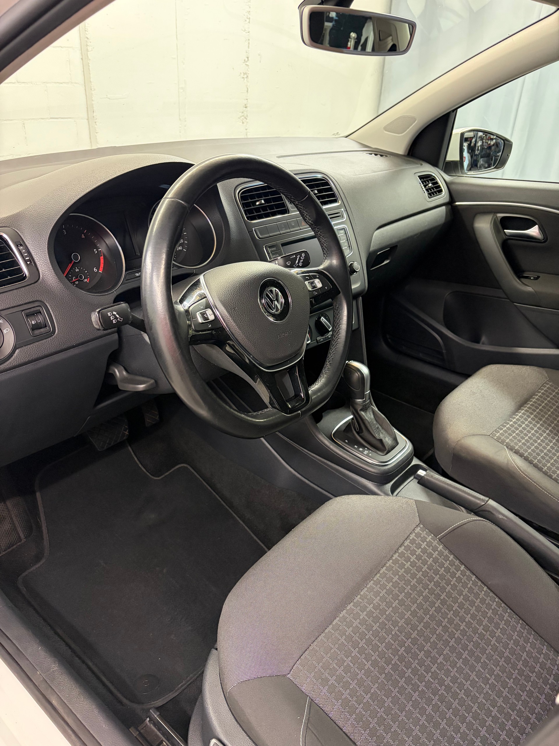 VW Polo 1.4 TDI BMT Comfortline DSG-image-6