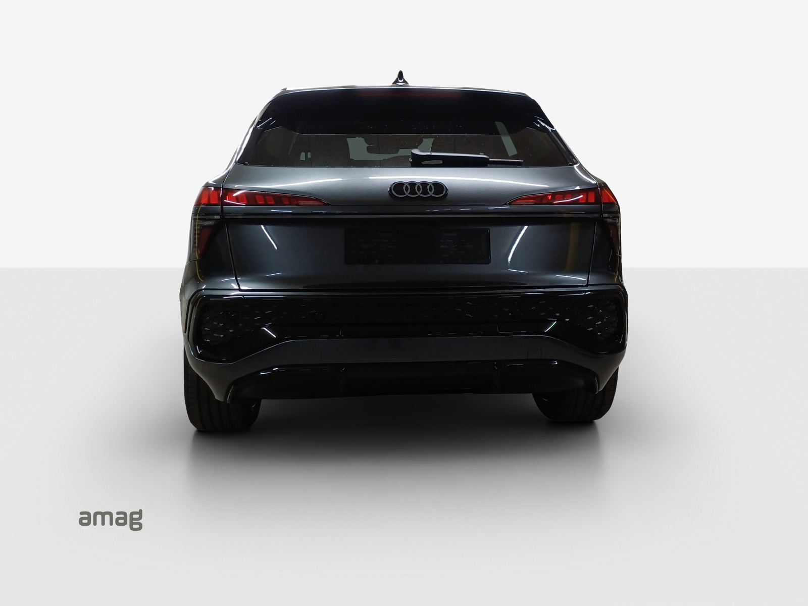 AUDI Q3 SUV 110 kW TFSI S tronic-image-3