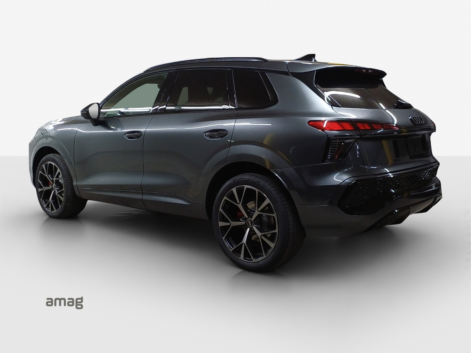 AUDI Q3 SUV 110 kW TFSI S tronic-image-2