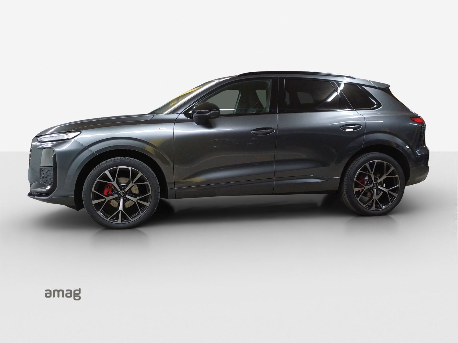 AUDI Q3 SUV 110 kW TFSI S tronic-image-1