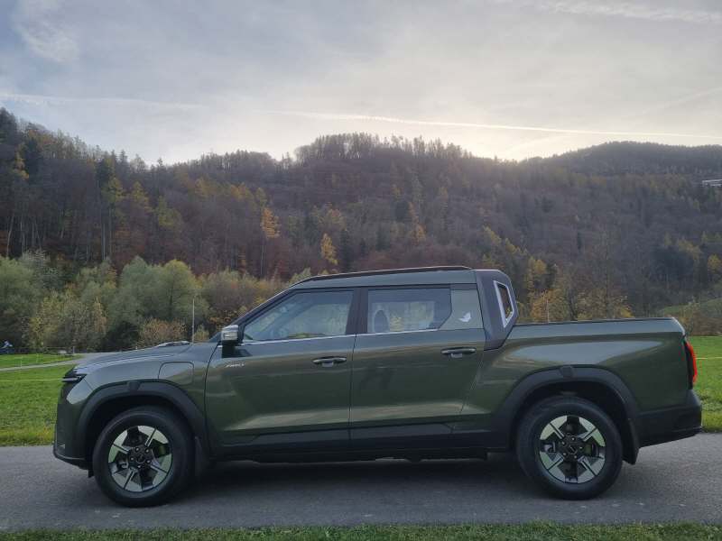 KGM-SsangYong Musso EV Platinum Luxury 4x4-image-3