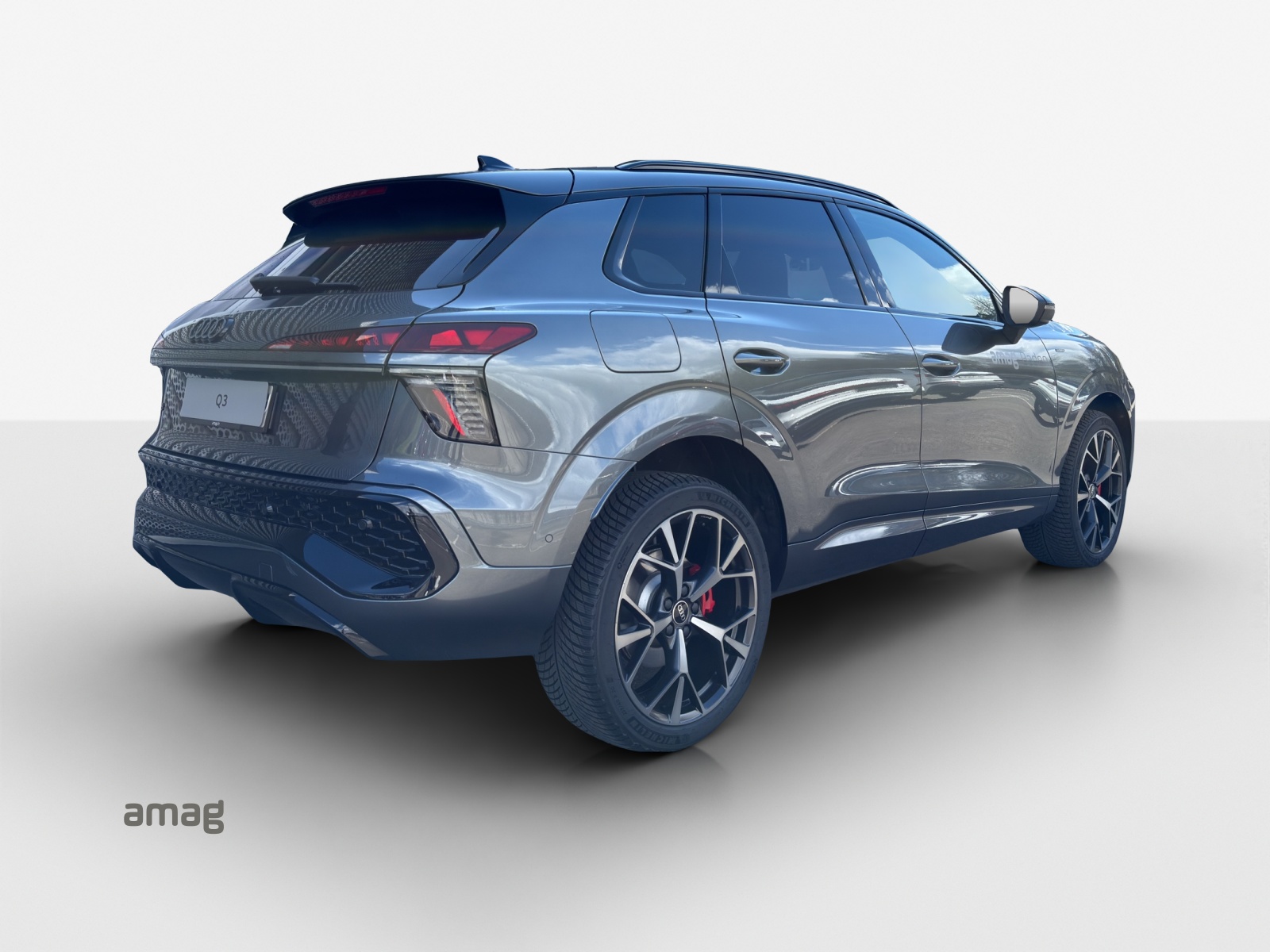 AUDI Q3 SUV e-hybrid 200 kW S tronig-image-4
