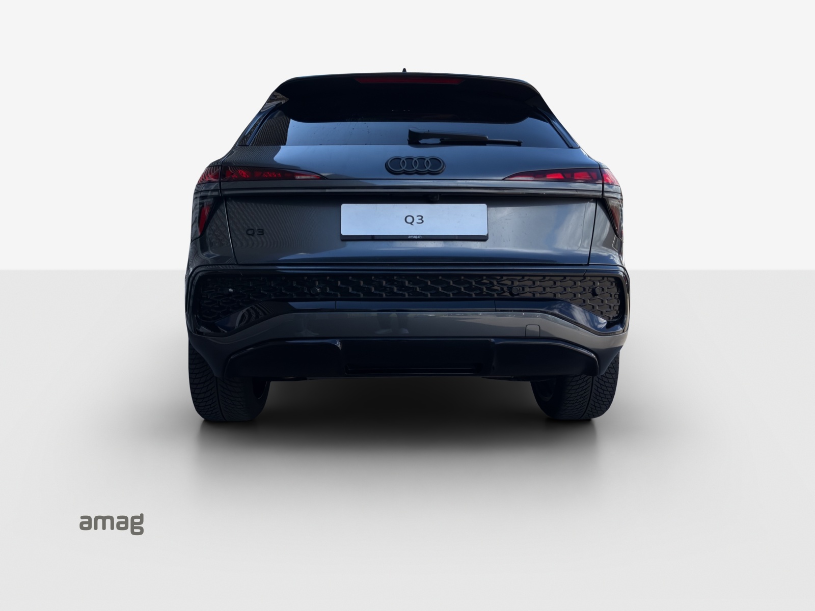AUDI Q3 SUV e-hybrid 200 kW S tronig-image-3