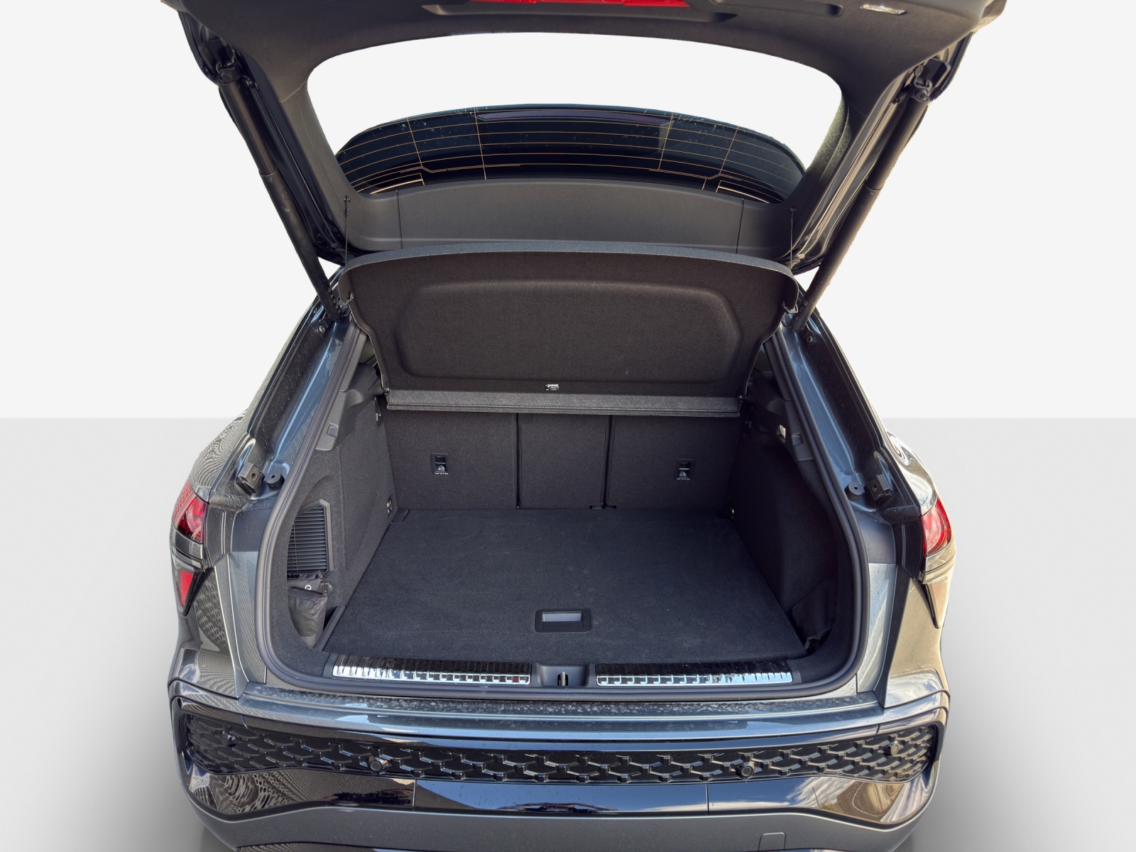 AUDI Q3 SUV e-hybrid 200 kW S tronig-image-12