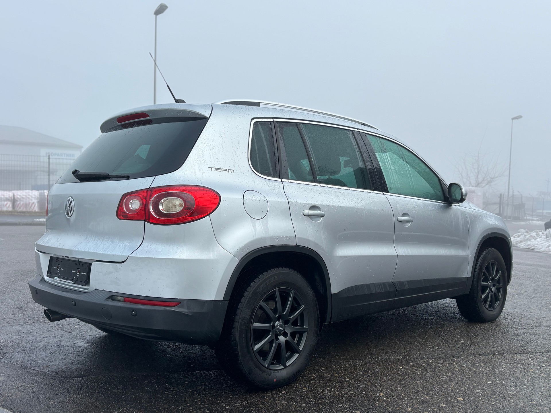 VW Tiguan 2.0 TSI Team DSG-showroom-element-3
