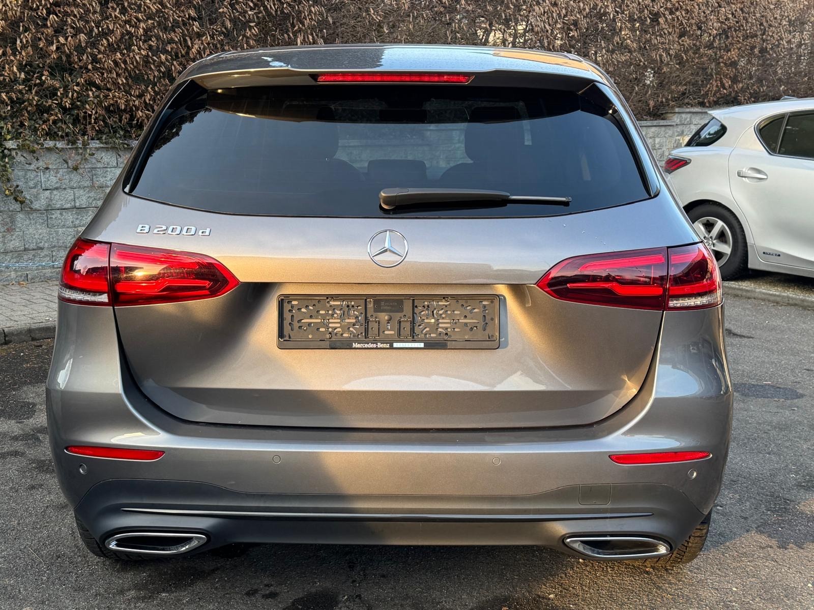 MERCEDES-BENZ B 200 d Night Star 8G-DCT-image-3