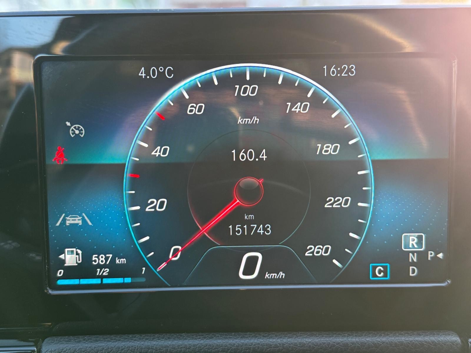 MERCEDES-BENZ B 200 d Night Star 8G-DCT-image-9