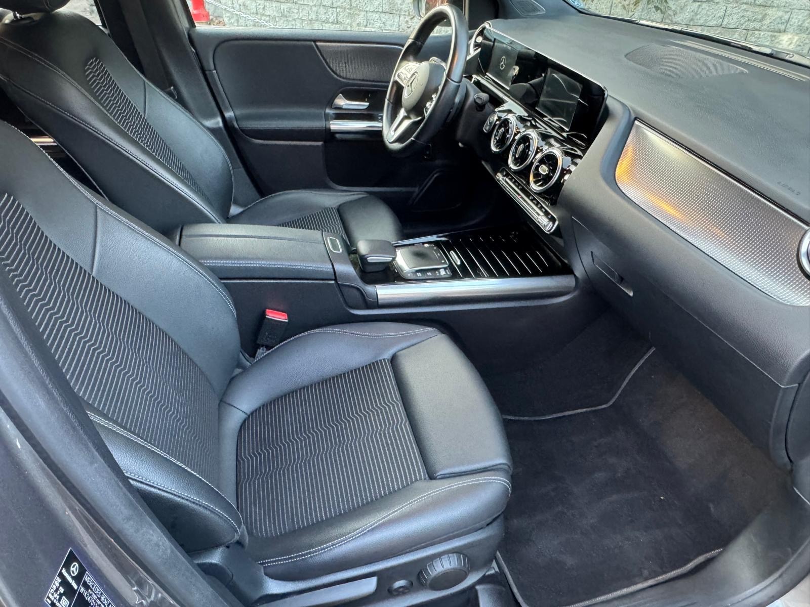 MERCEDES-BENZ B 200 d Night Star 8G-DCT-image-6