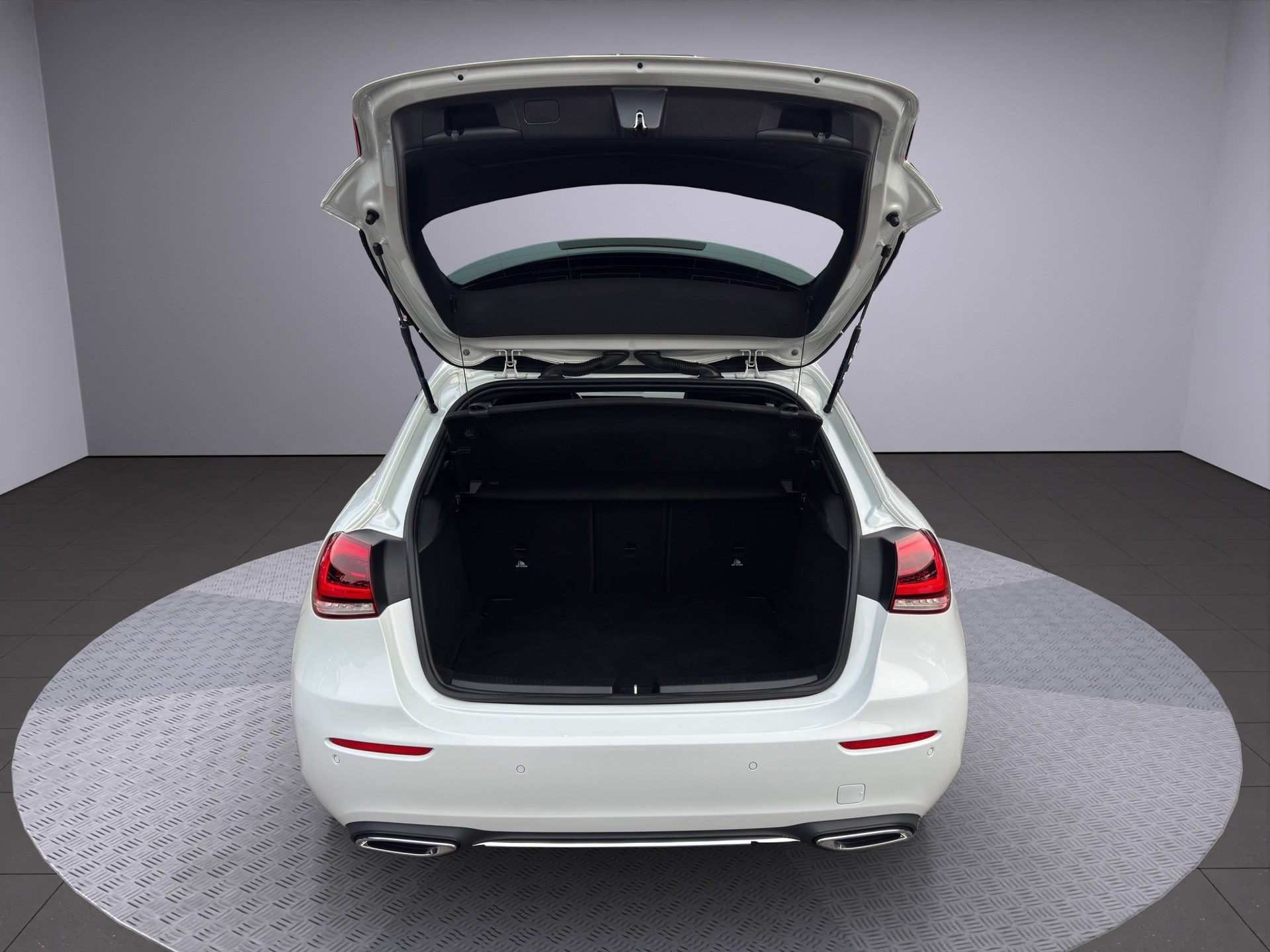 MERCEDES-BENZ A 180 Progressive 7G-DCT-image-17