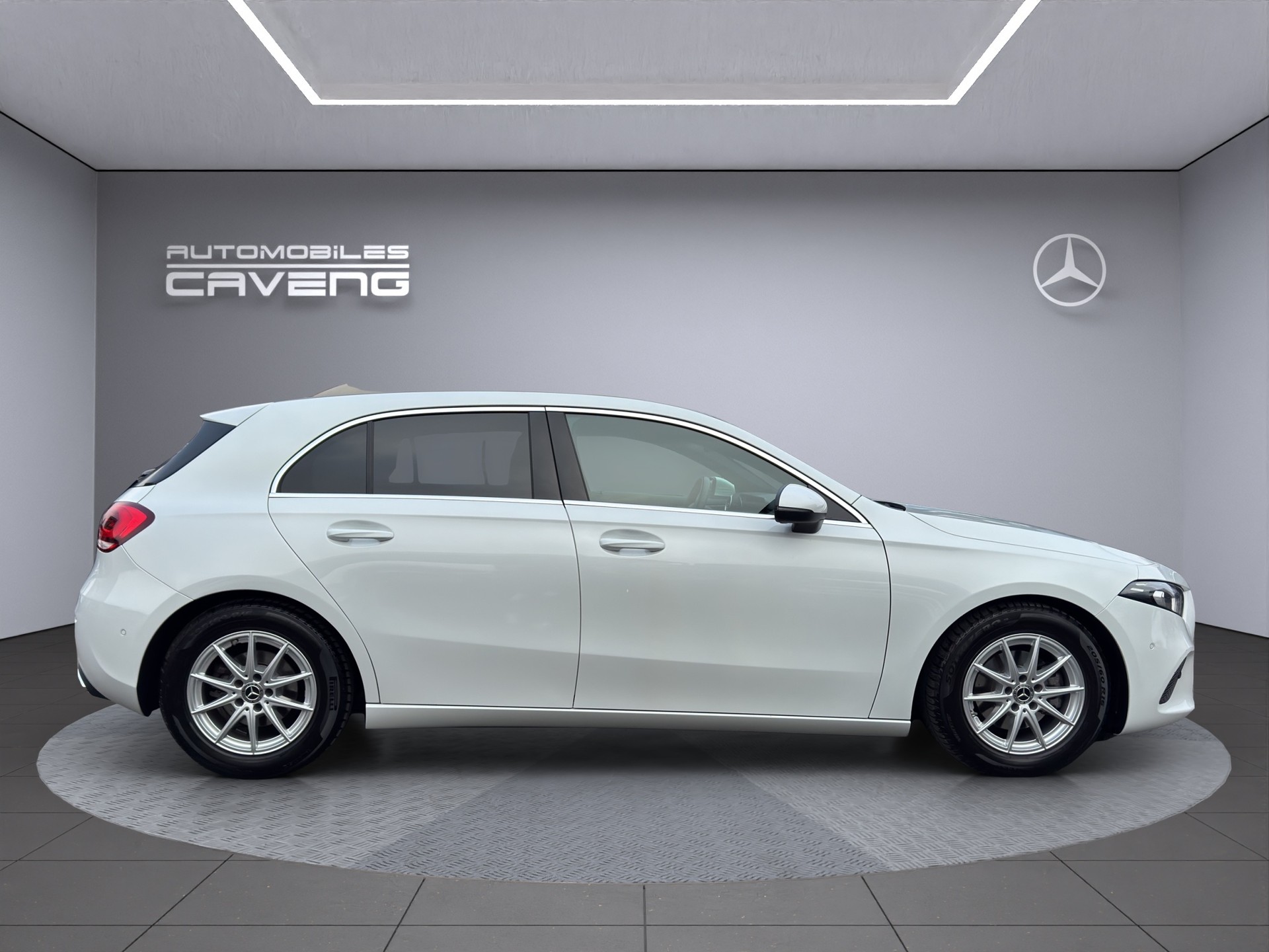 MERCEDES-BENZ A 180 Progressive 7G-DCT-image-5