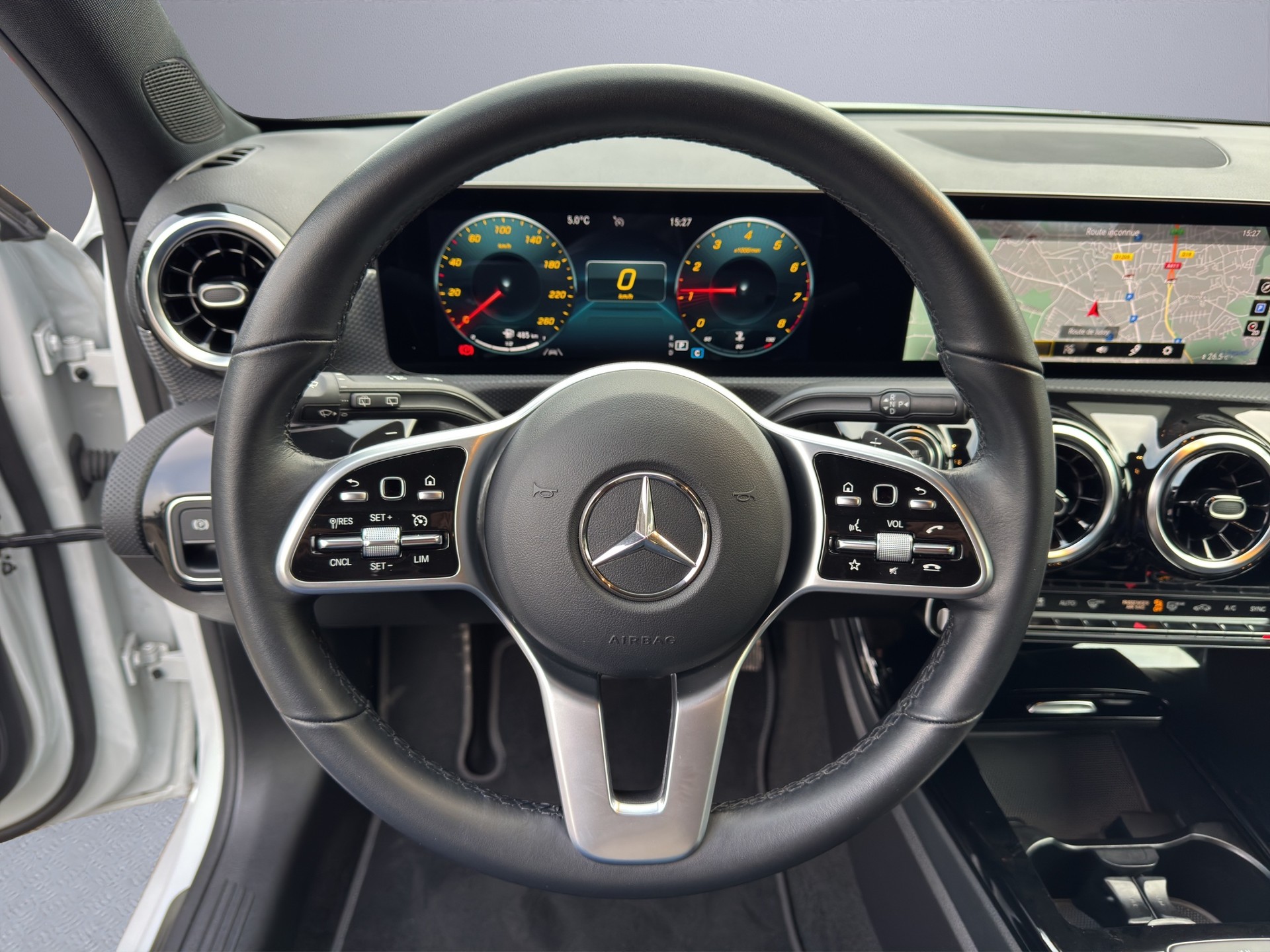 MERCEDES-BENZ A 180 Progressive 7G-DCT-image-11
