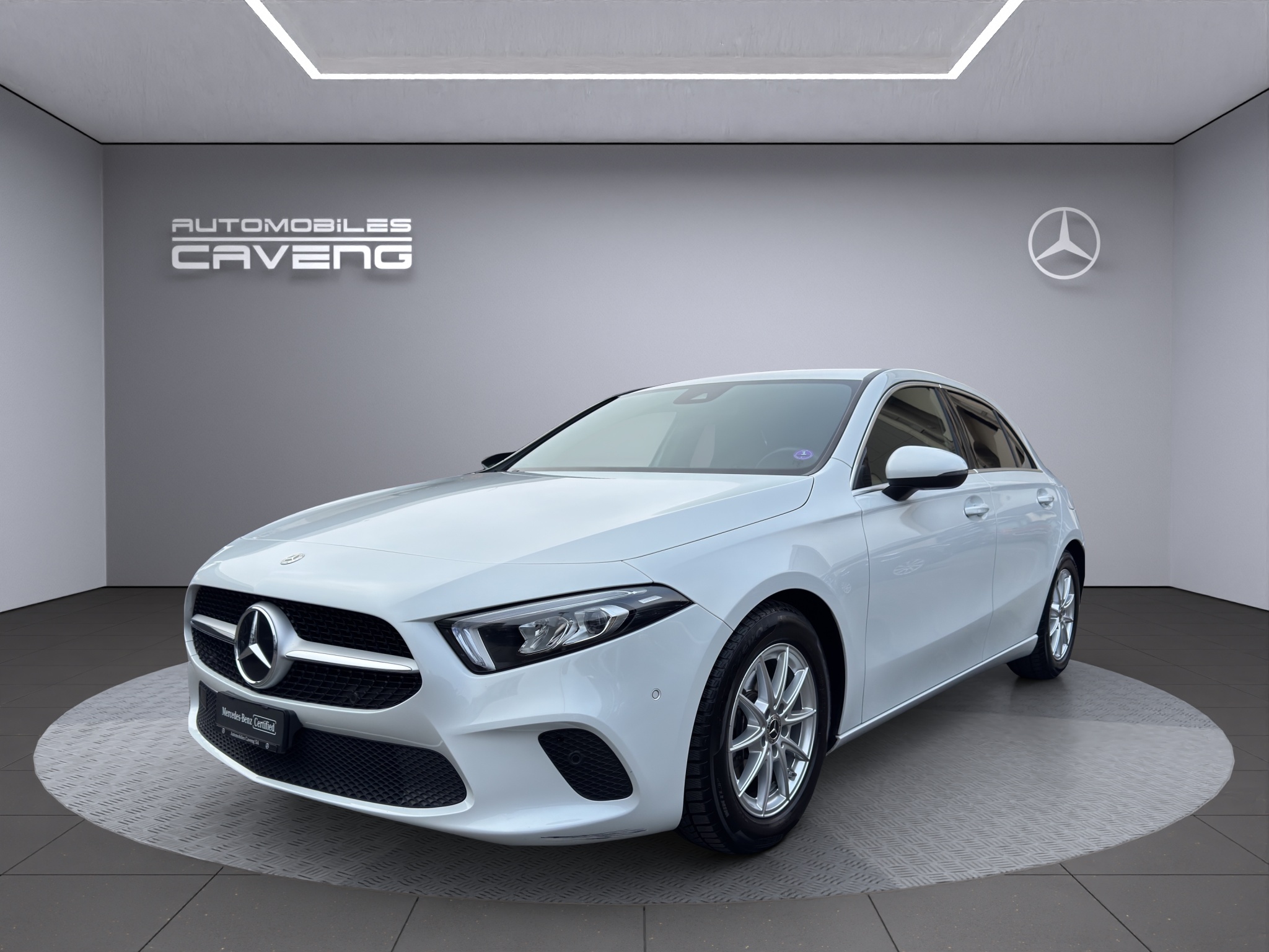 MERCEDES-BENZ A 180 Urban — slika 9