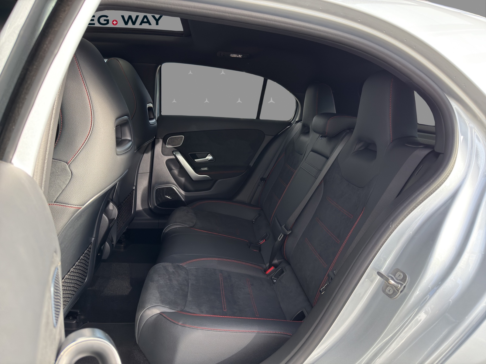 MERCEDES-BENZ A 200 - NightStar - AMG / Rückfahrkamera / Sitzmemory / Soundsystem / Panorama-Dach-image-13