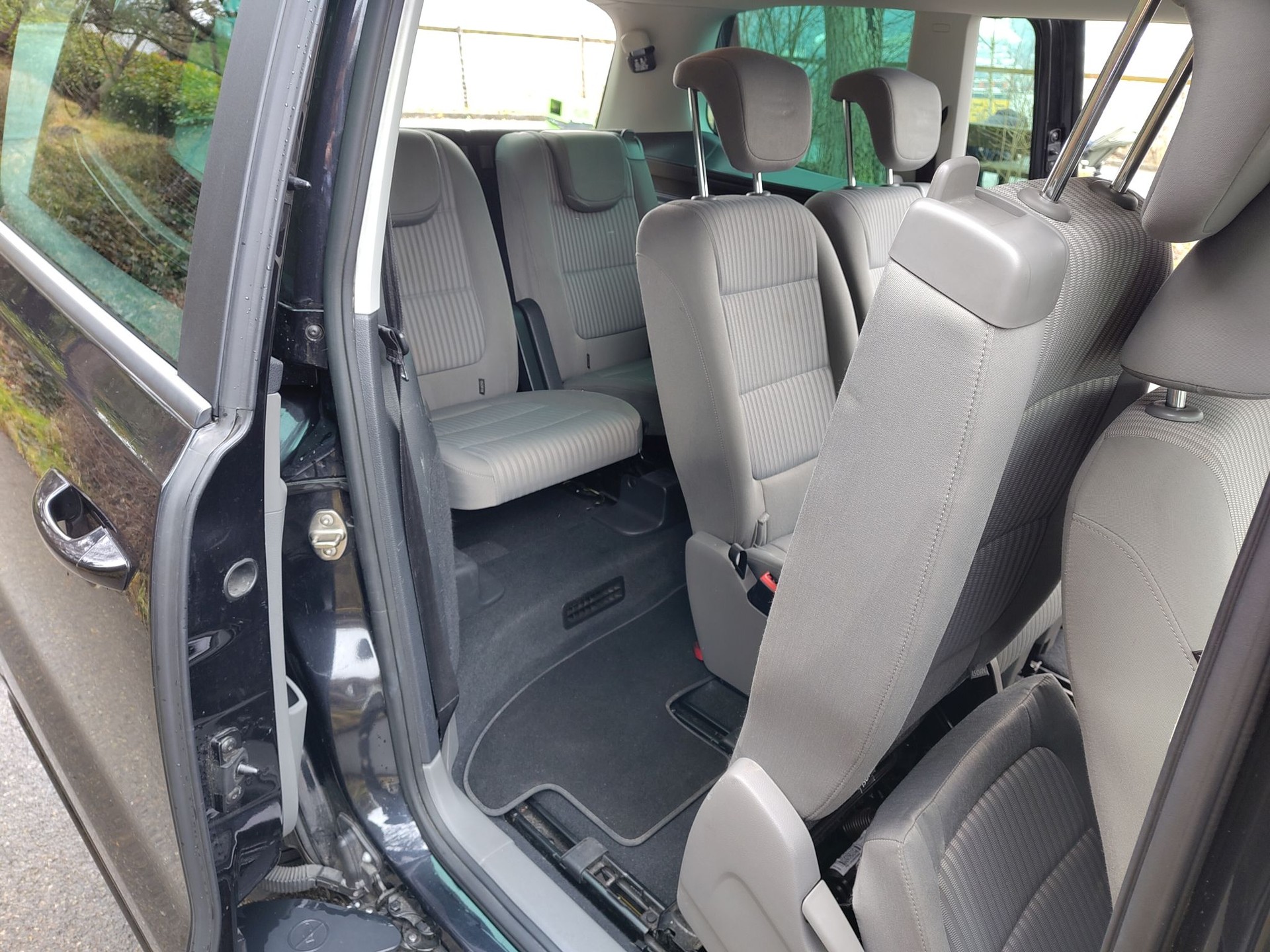 SEAT Alhambra 2.0 TDI Reference-image-11