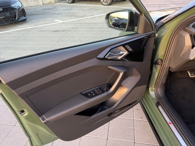 AUDI A1 Sportback 30 TFSI Attraction S-tronic-image-10