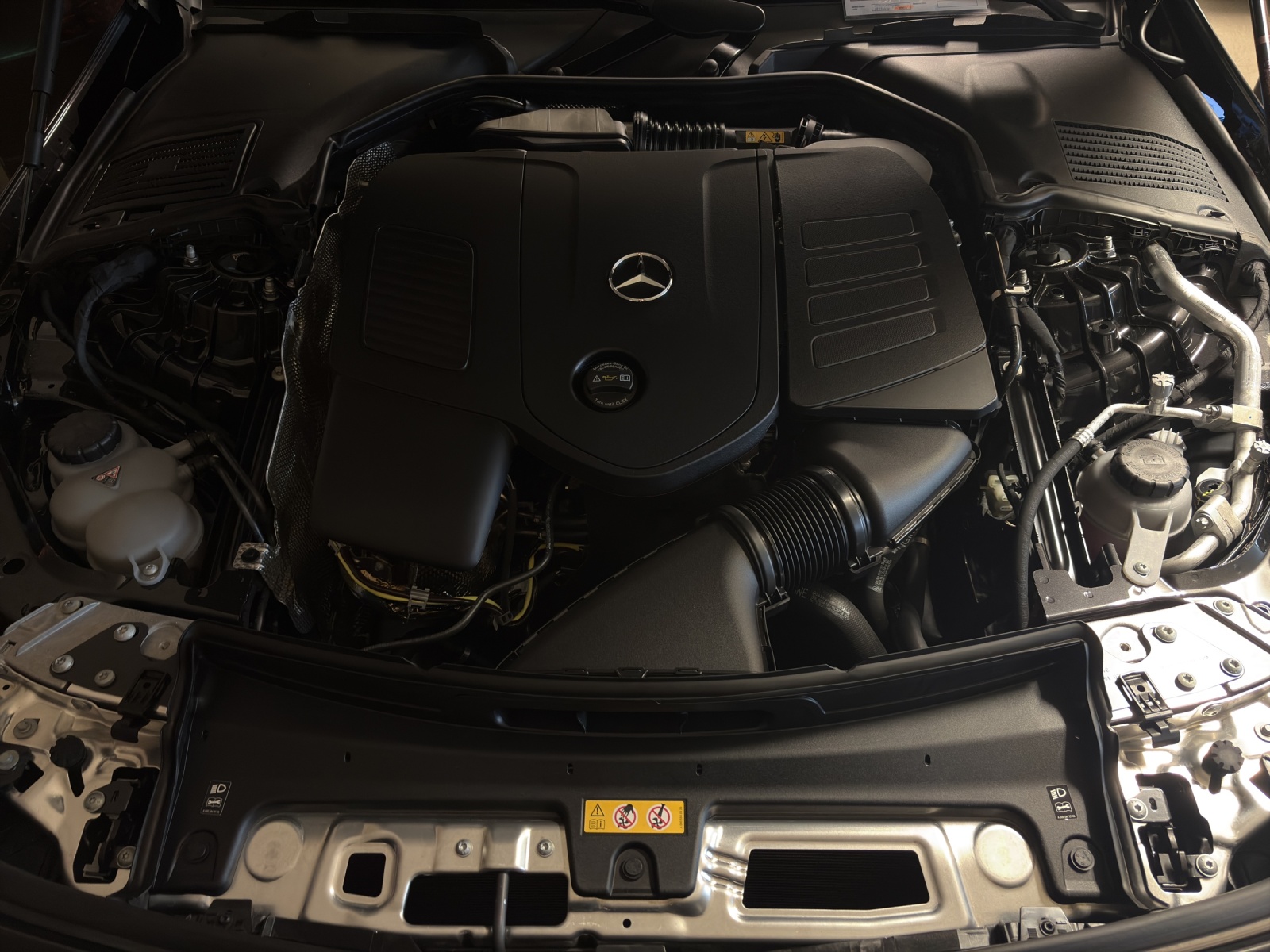 MERCEDES-BENZ CLE 200 Cabrio 4M-image-17